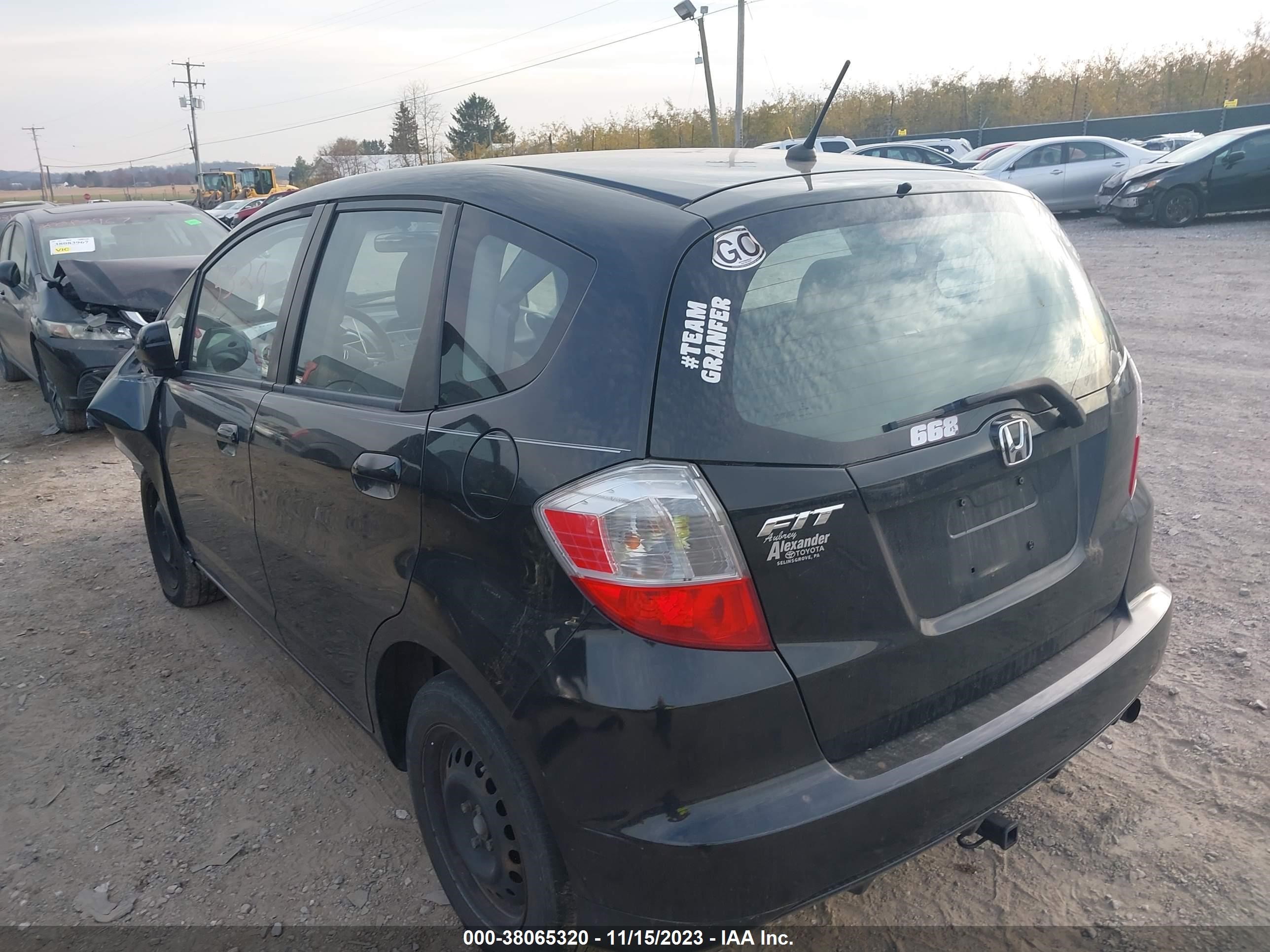 Photo 2 VIN: JHMGE8G31DC057714 - HONDA FIT 