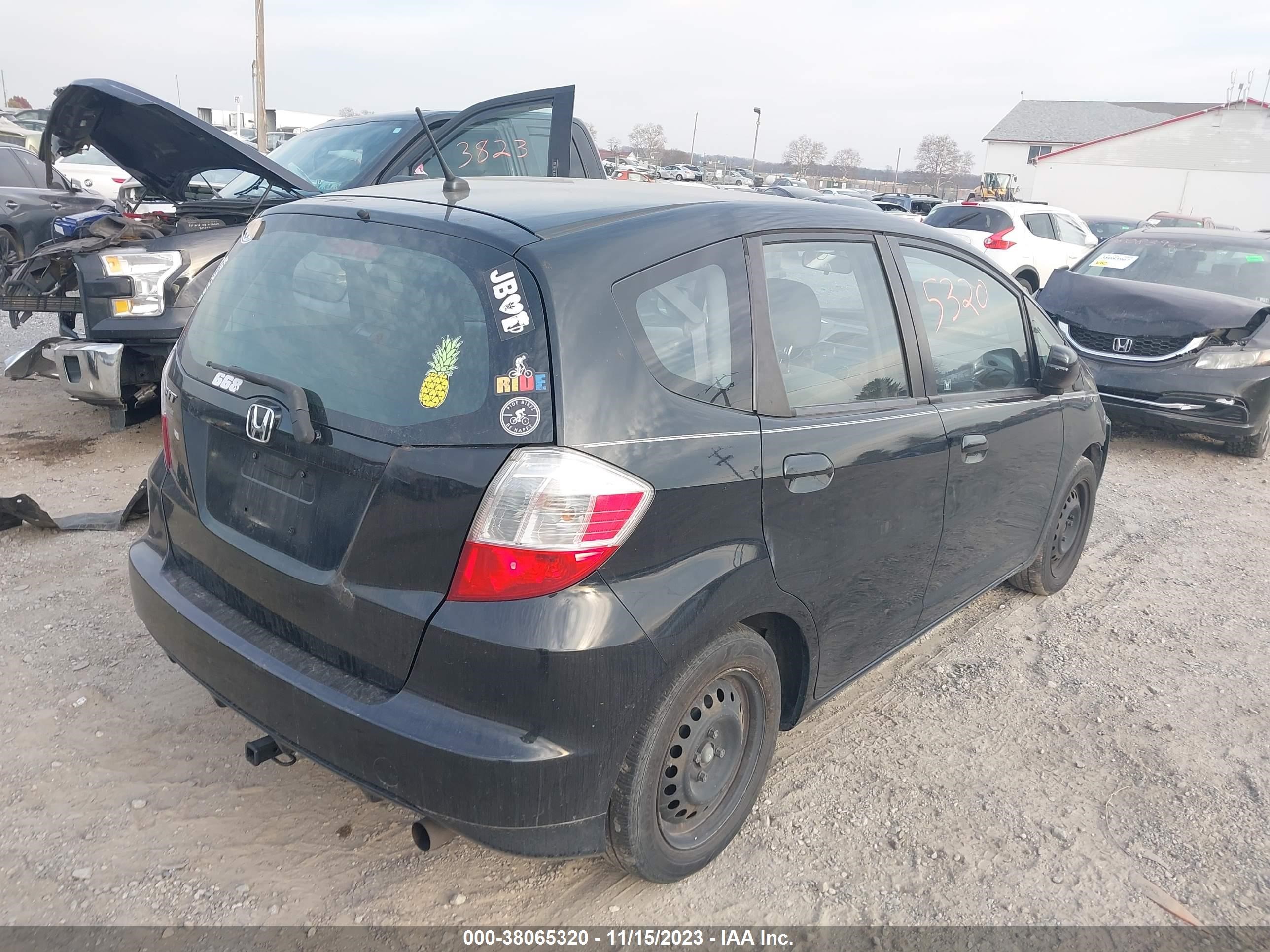 Photo 3 VIN: JHMGE8G31DC057714 - HONDA FIT 