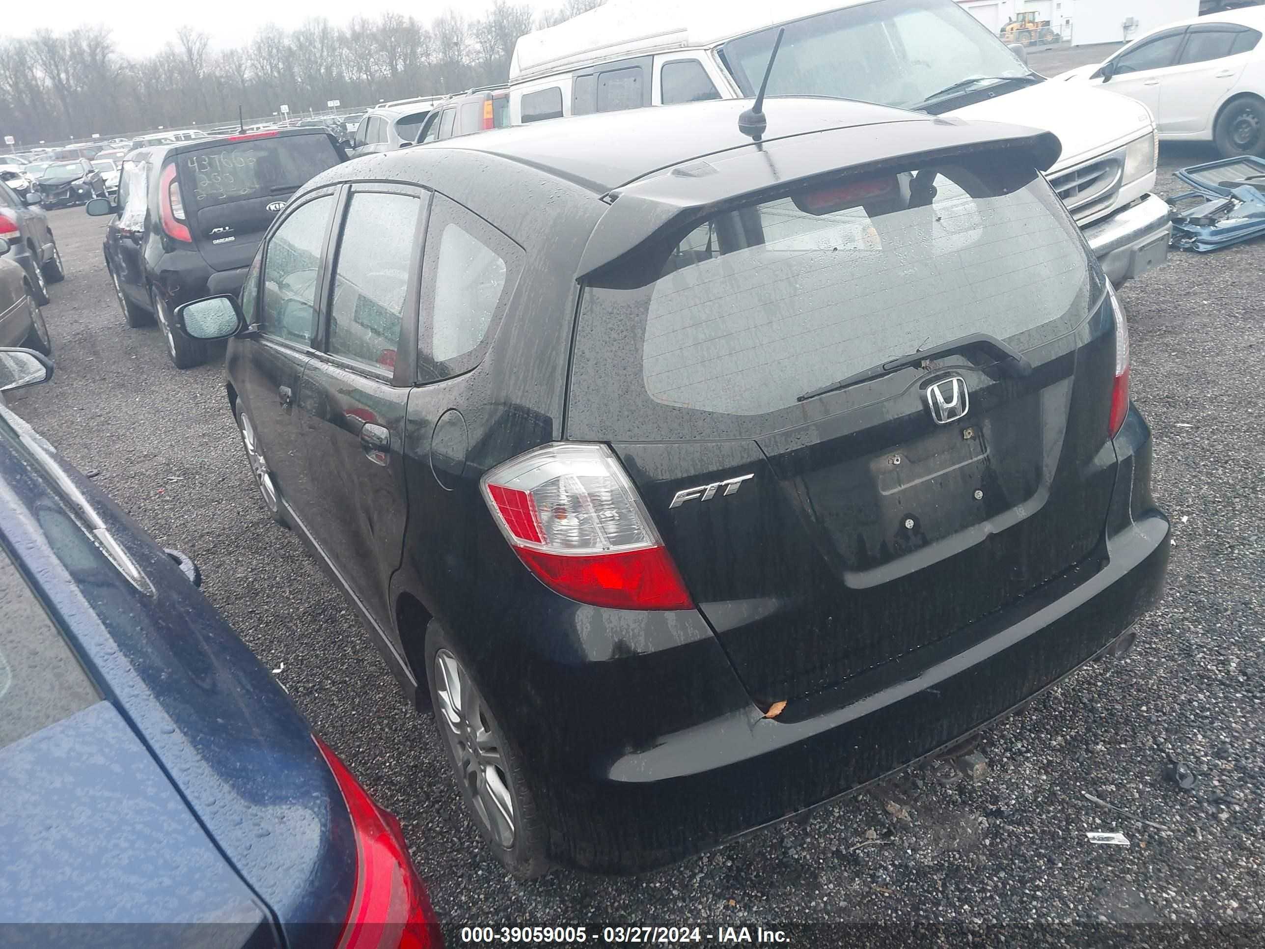 Photo 2 VIN: JHMGE8G40AS001063 - HONDA FIT 