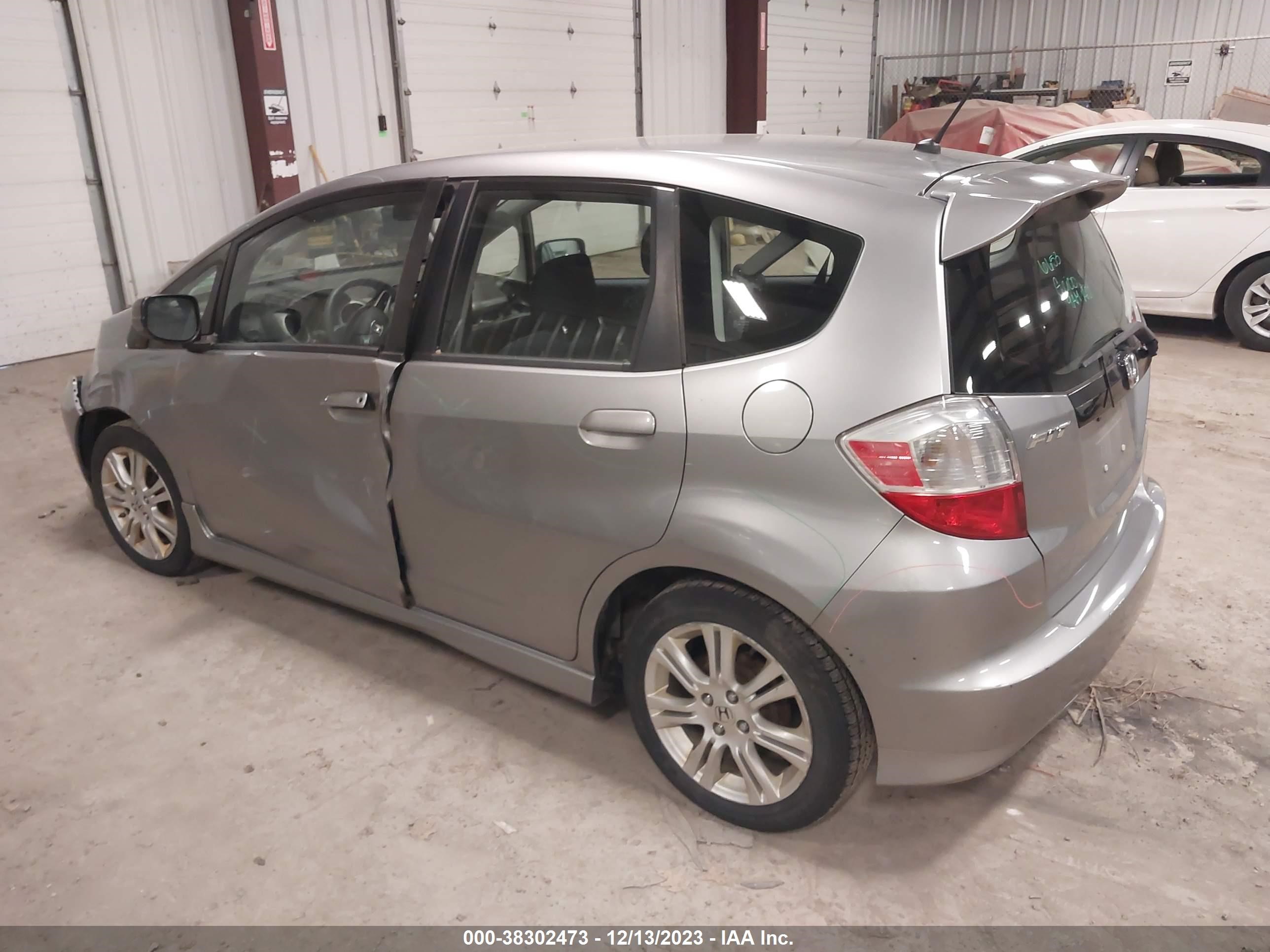 Photo 2 VIN: JHMGE8G42AC032972 - HONDA FIT 