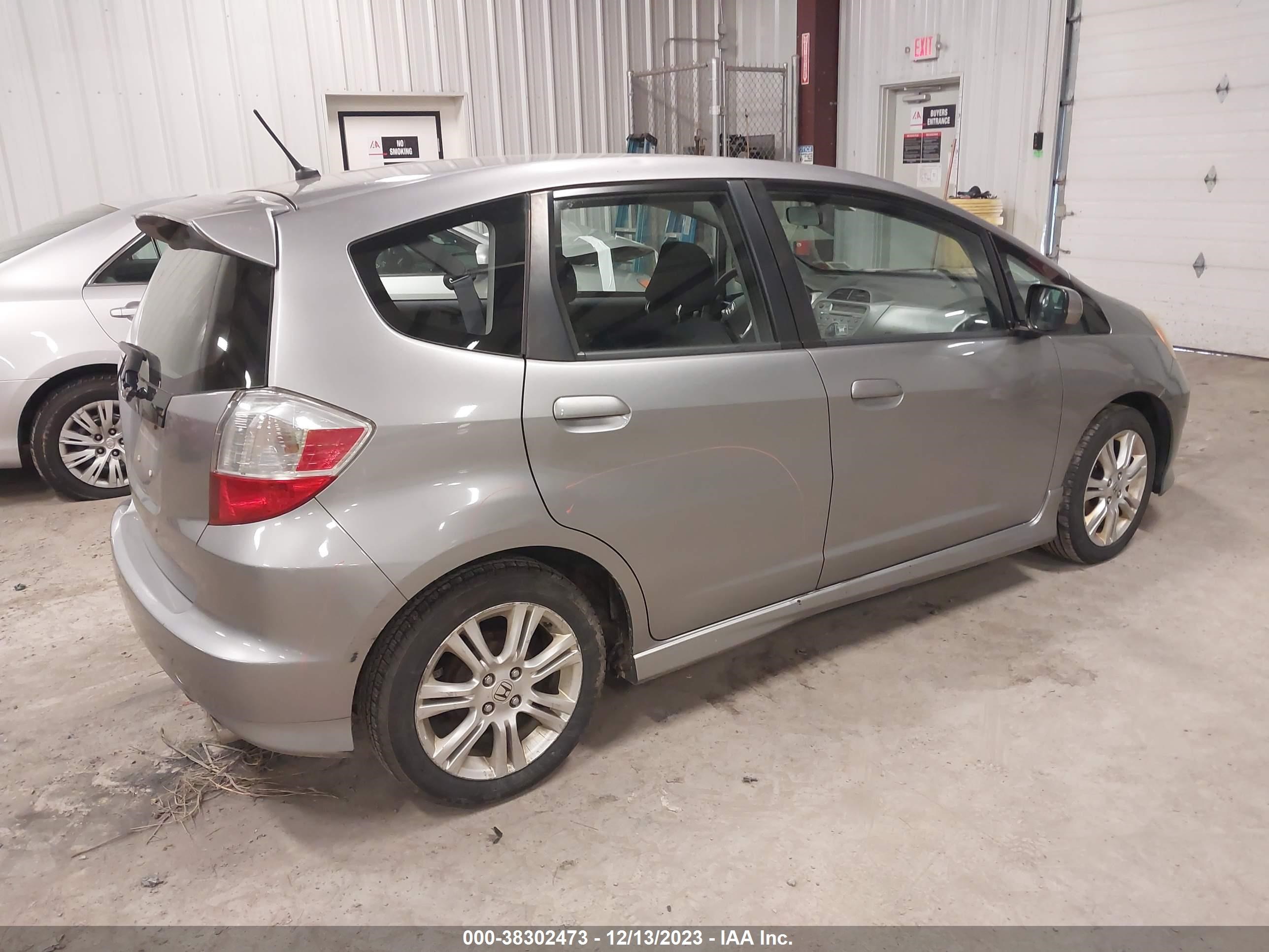 Photo 3 VIN: JHMGE8G42AC032972 - HONDA FIT 