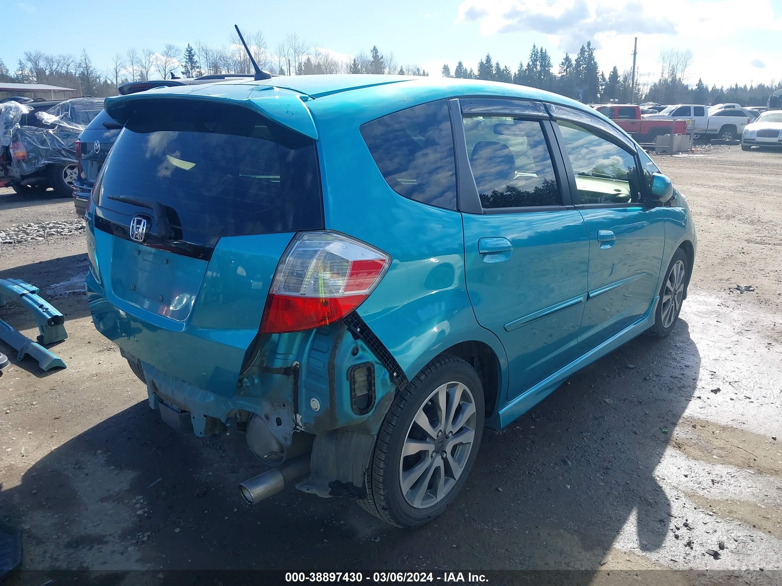 Photo 3 VIN: JHMGE8G50DC009459 - HONDA FIT 