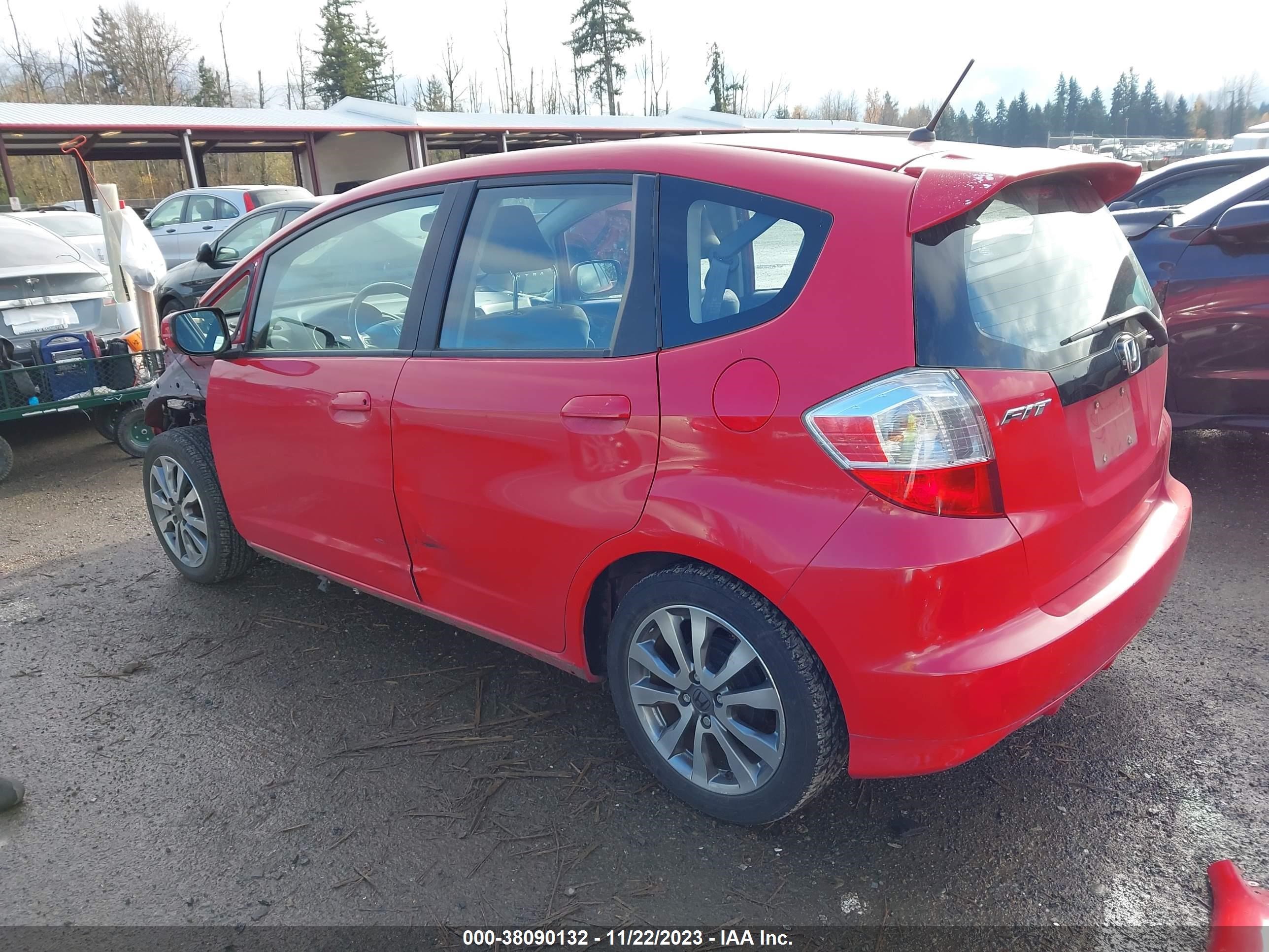 Photo 2 VIN: JHMGE8G52CC031381 - HONDA FIT 