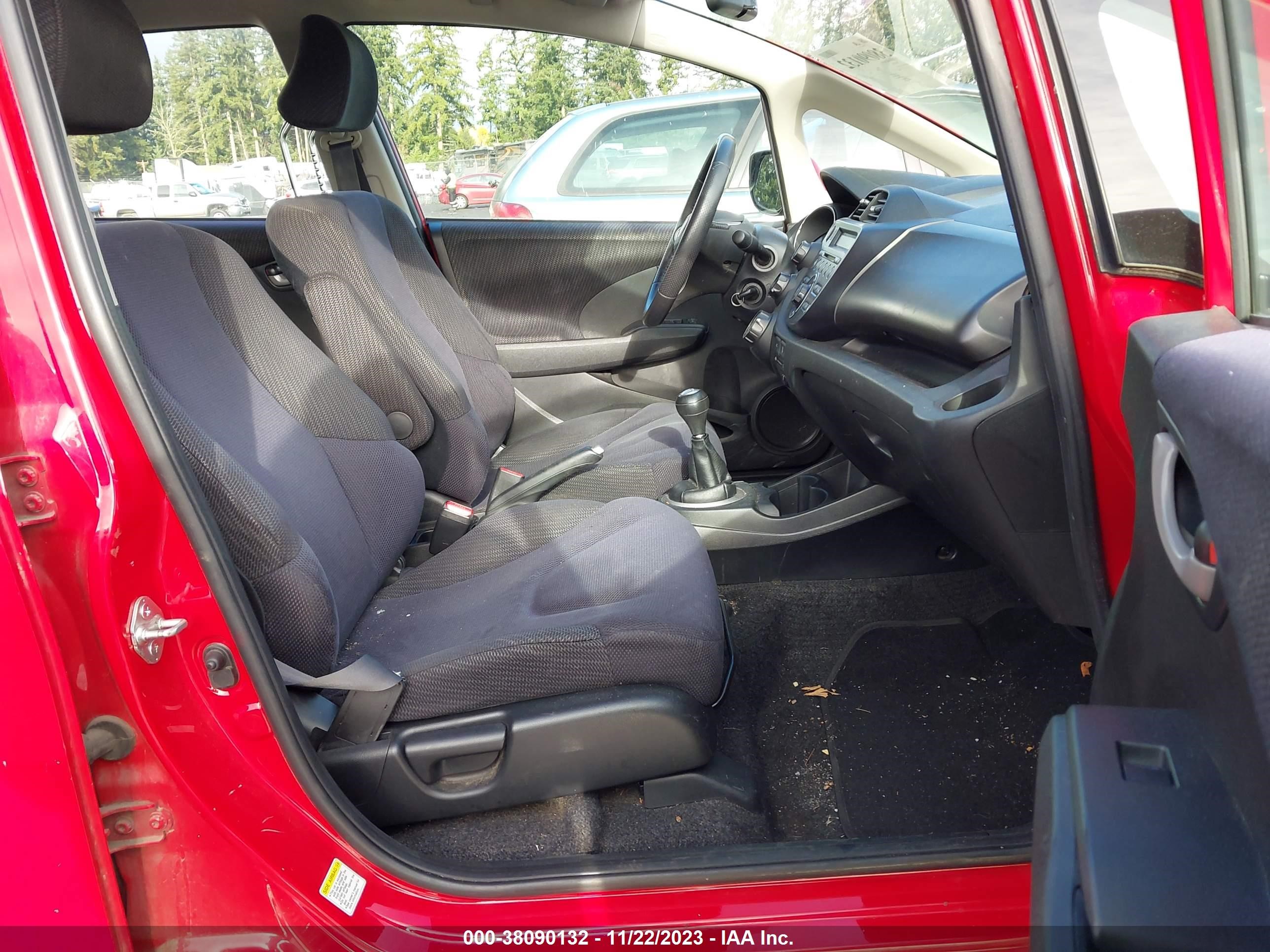 Photo 4 VIN: JHMGE8G52CC031381 - HONDA FIT 