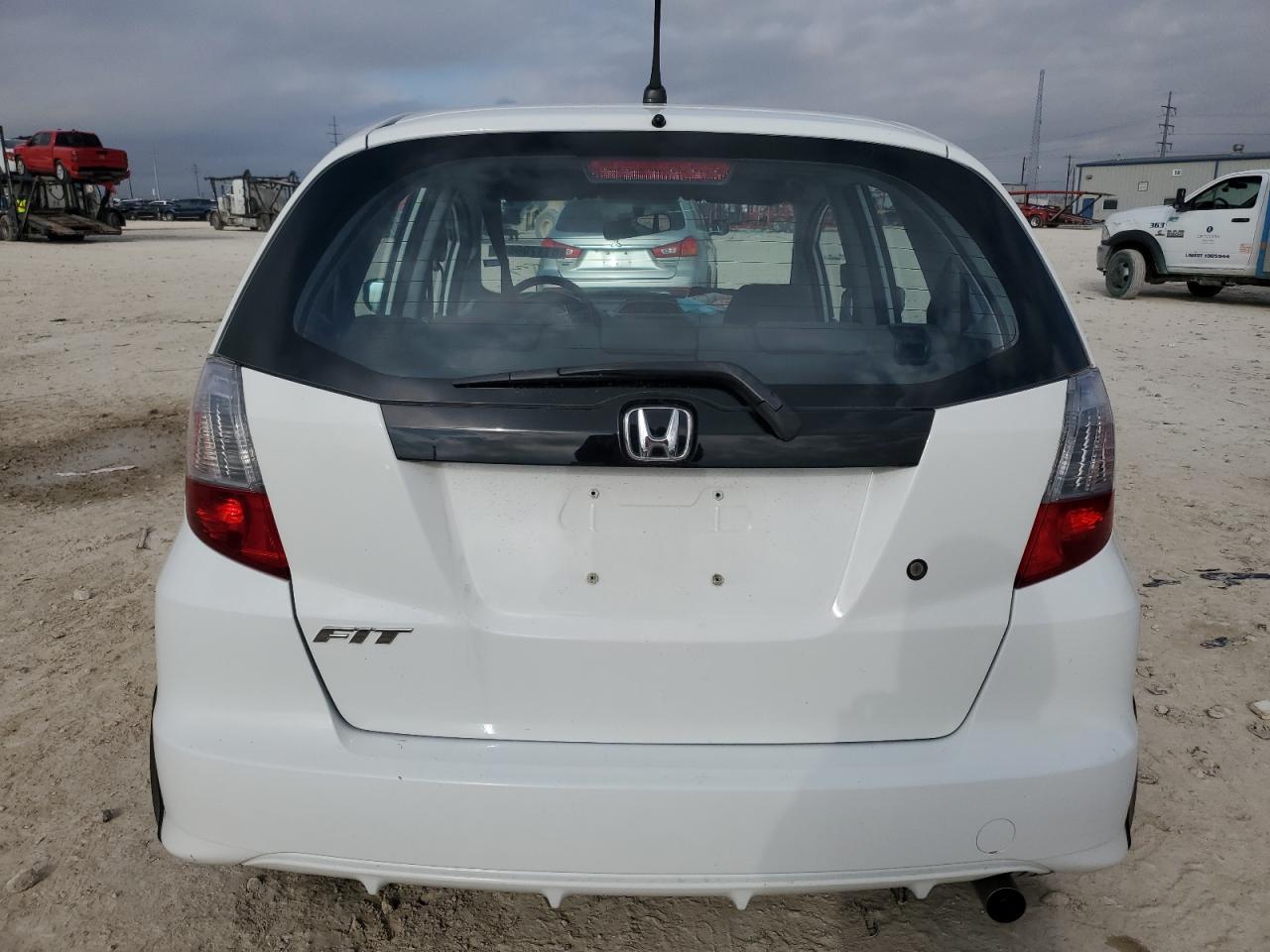 Photo 5 VIN: JHMGE8H21AS006107 - HONDA FIT 