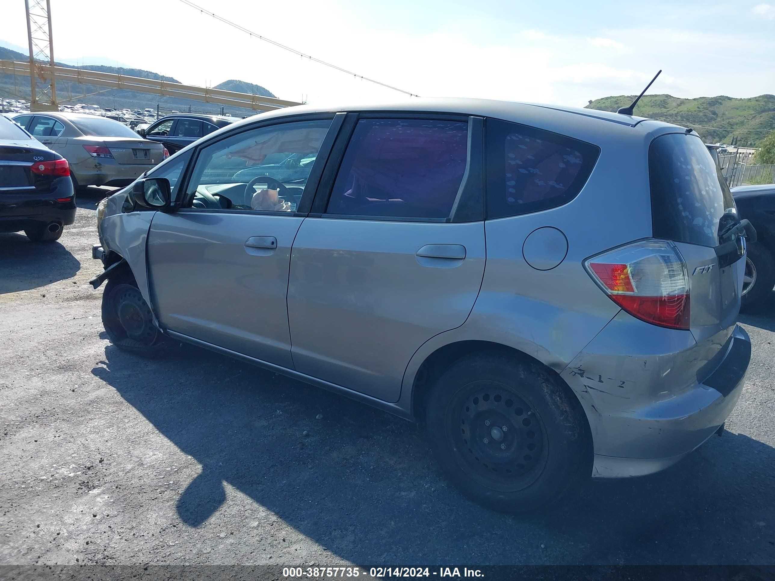 Photo 2 VIN: JHMGE8H25AC034938 - HONDA FIT 