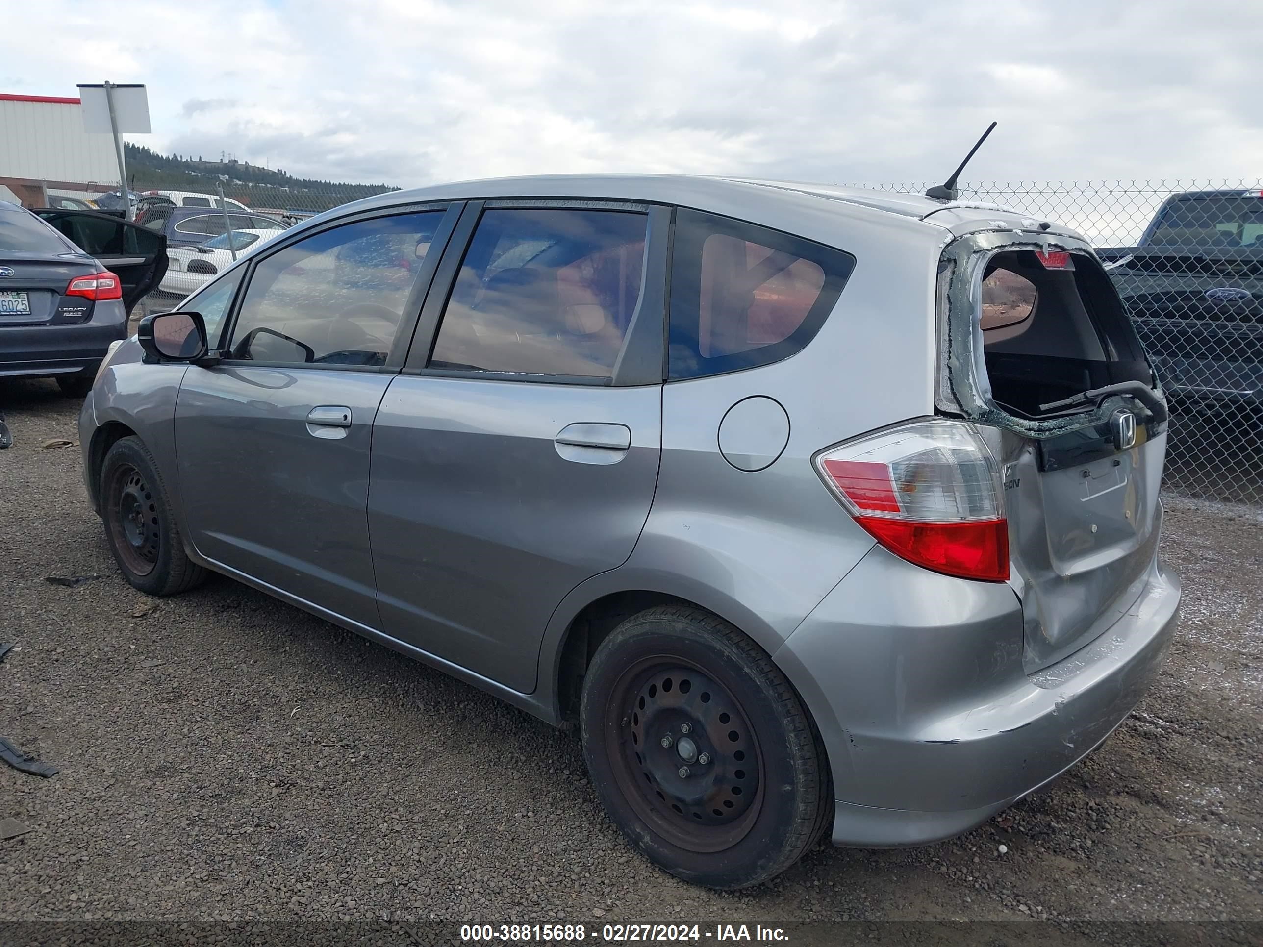 Photo 2 VIN: JHMGE8H28AC006616 - HONDA FIT 