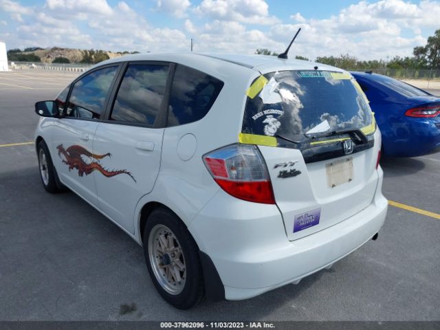 Photo 2 VIN: JHMGE8H31BS002701 - HONDA FIT 