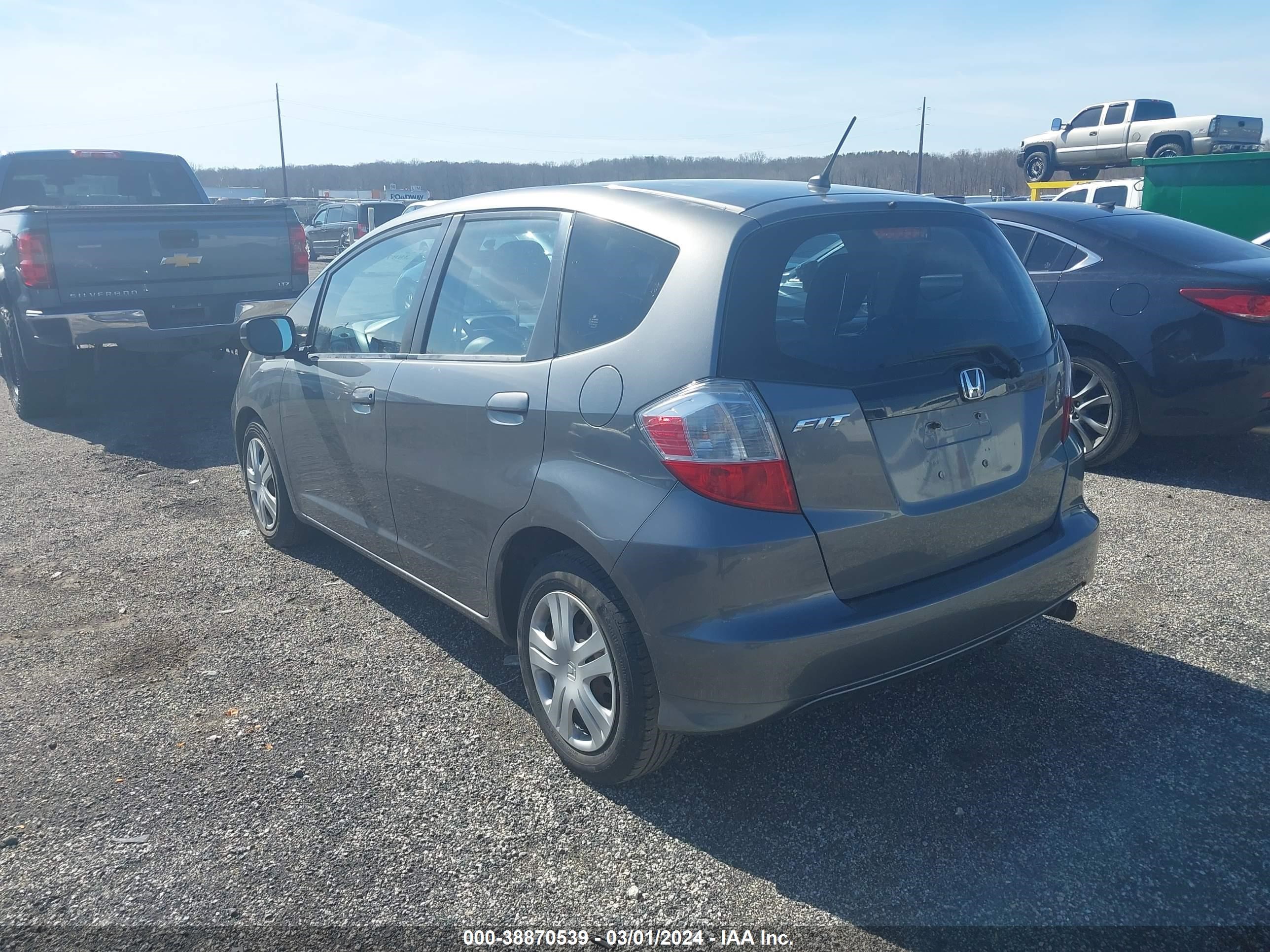 Photo 2 VIN: JHMGE8H31BS011317 - HONDA FIT 