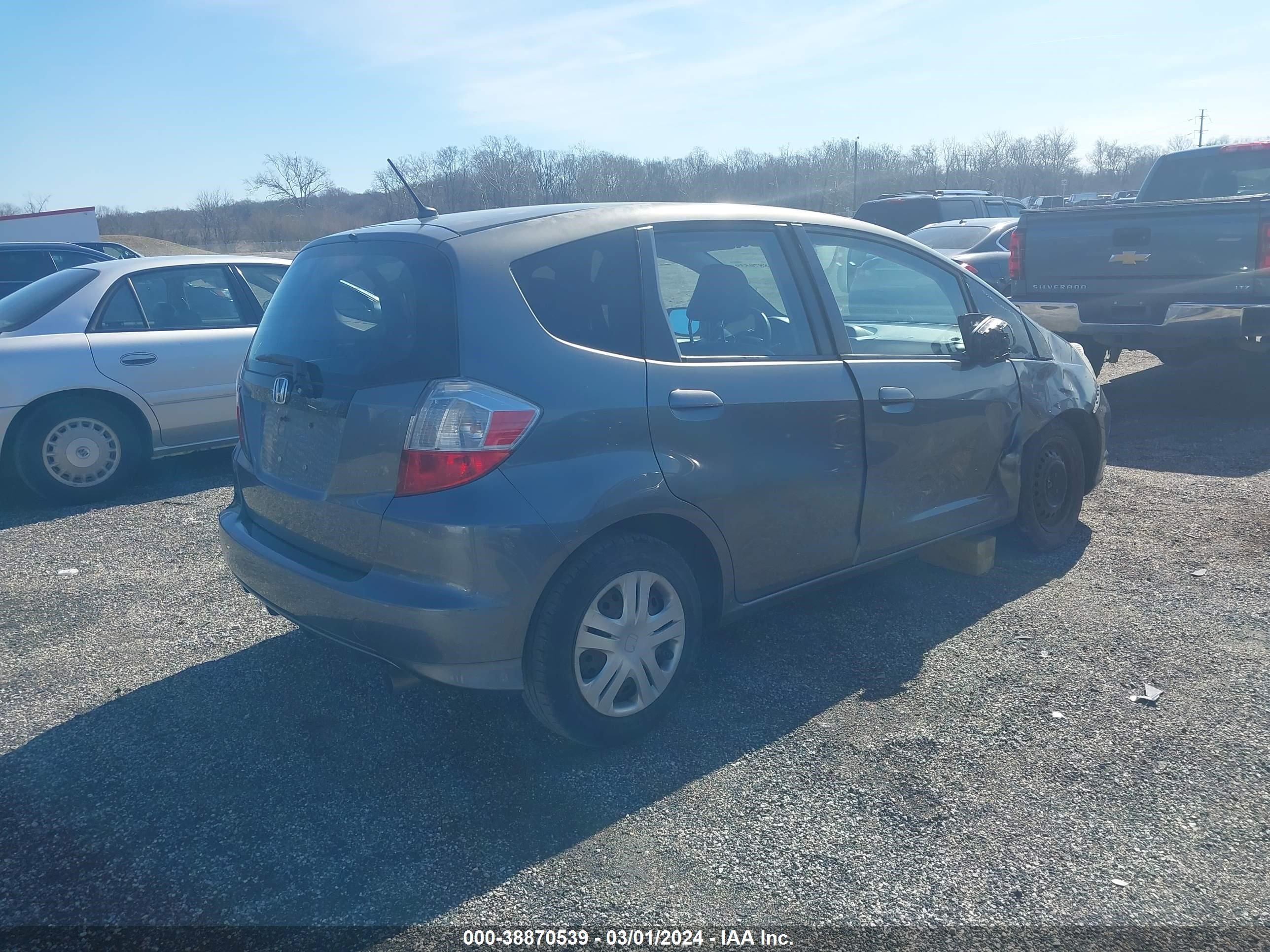 Photo 3 VIN: JHMGE8H31BS011317 - HONDA FIT 