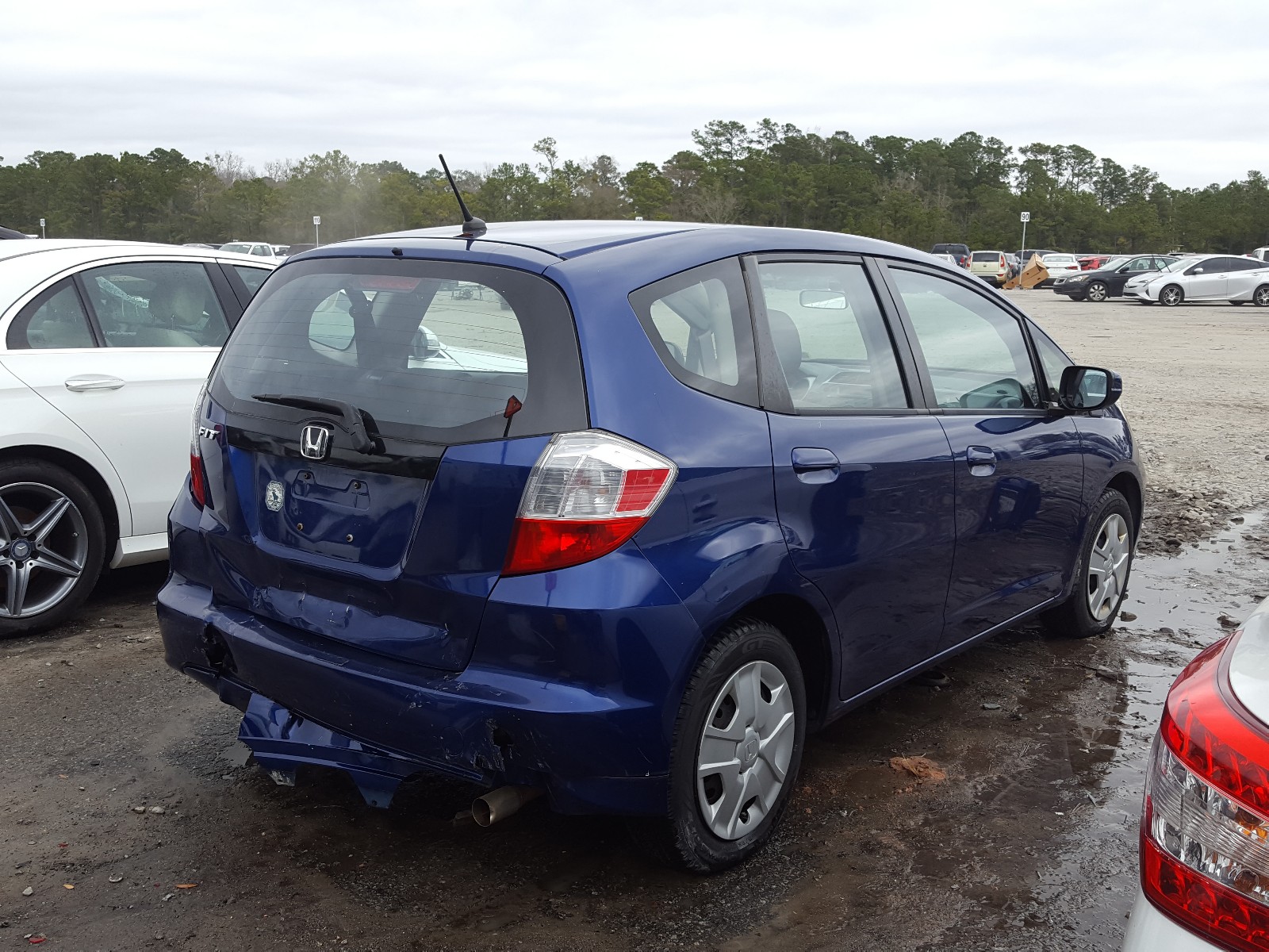 Photo 3 VIN: JHMGE8H31DC057551 - HONDA FIT 