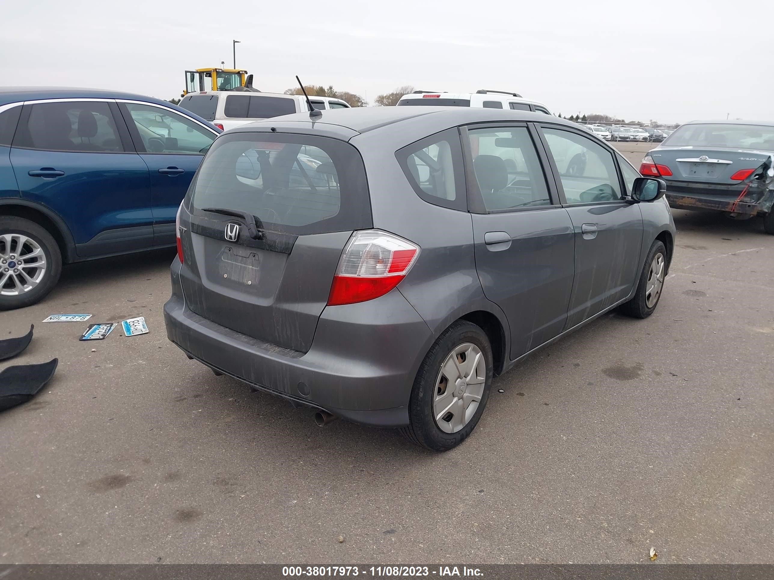 Photo 3 VIN: JHMGE8H32DC008584 - HONDA FIT 