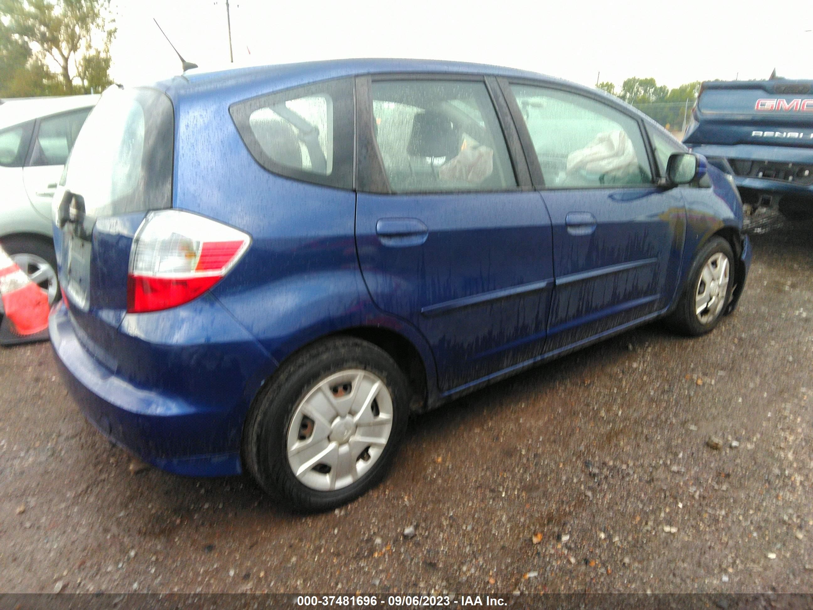 Photo 3 VIN: JHMGE8H33DC004785 - HONDA FIT 