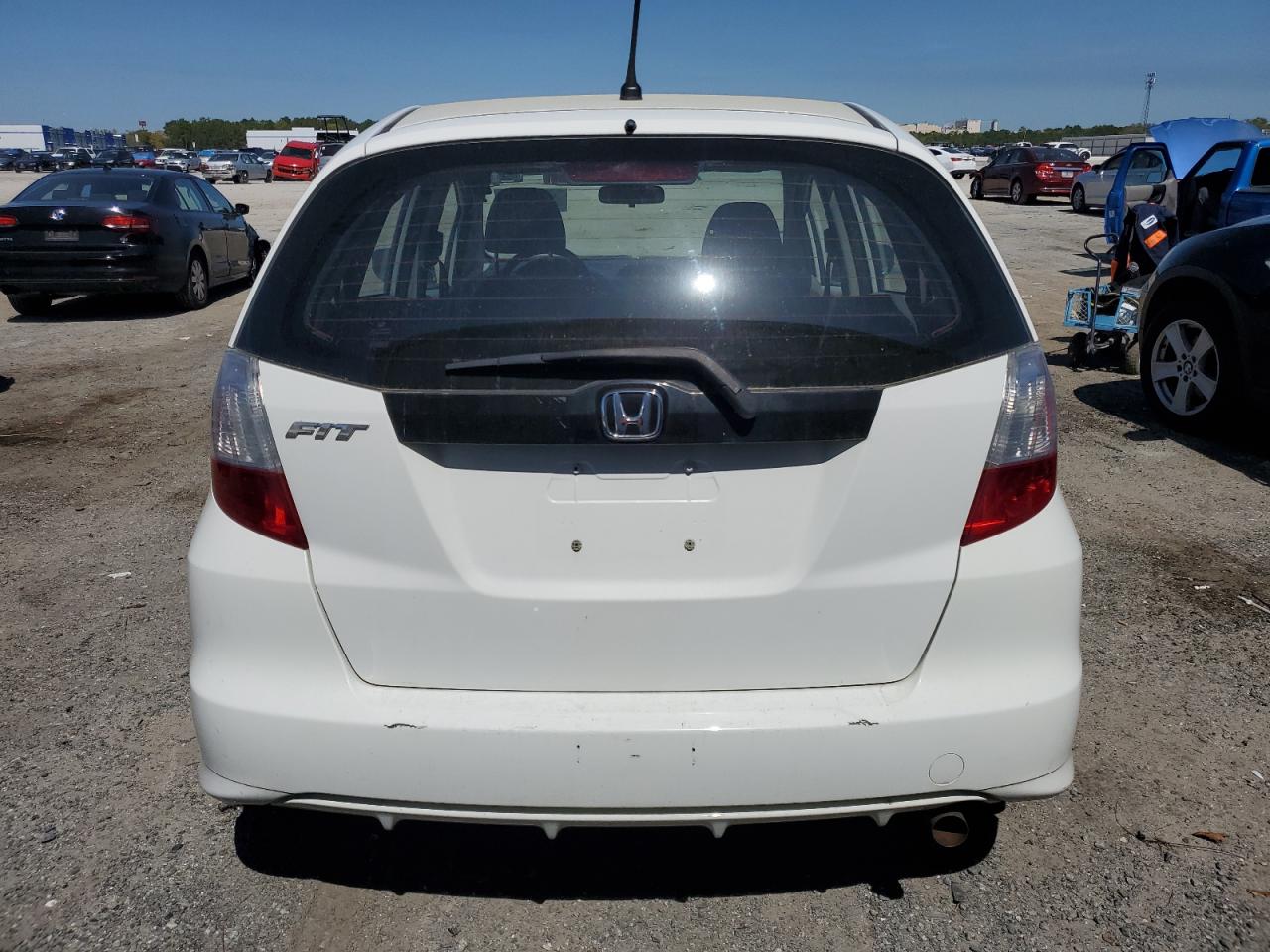 Photo 6 VIN: JHMGE8H33DC040184 - HONDA FIT 