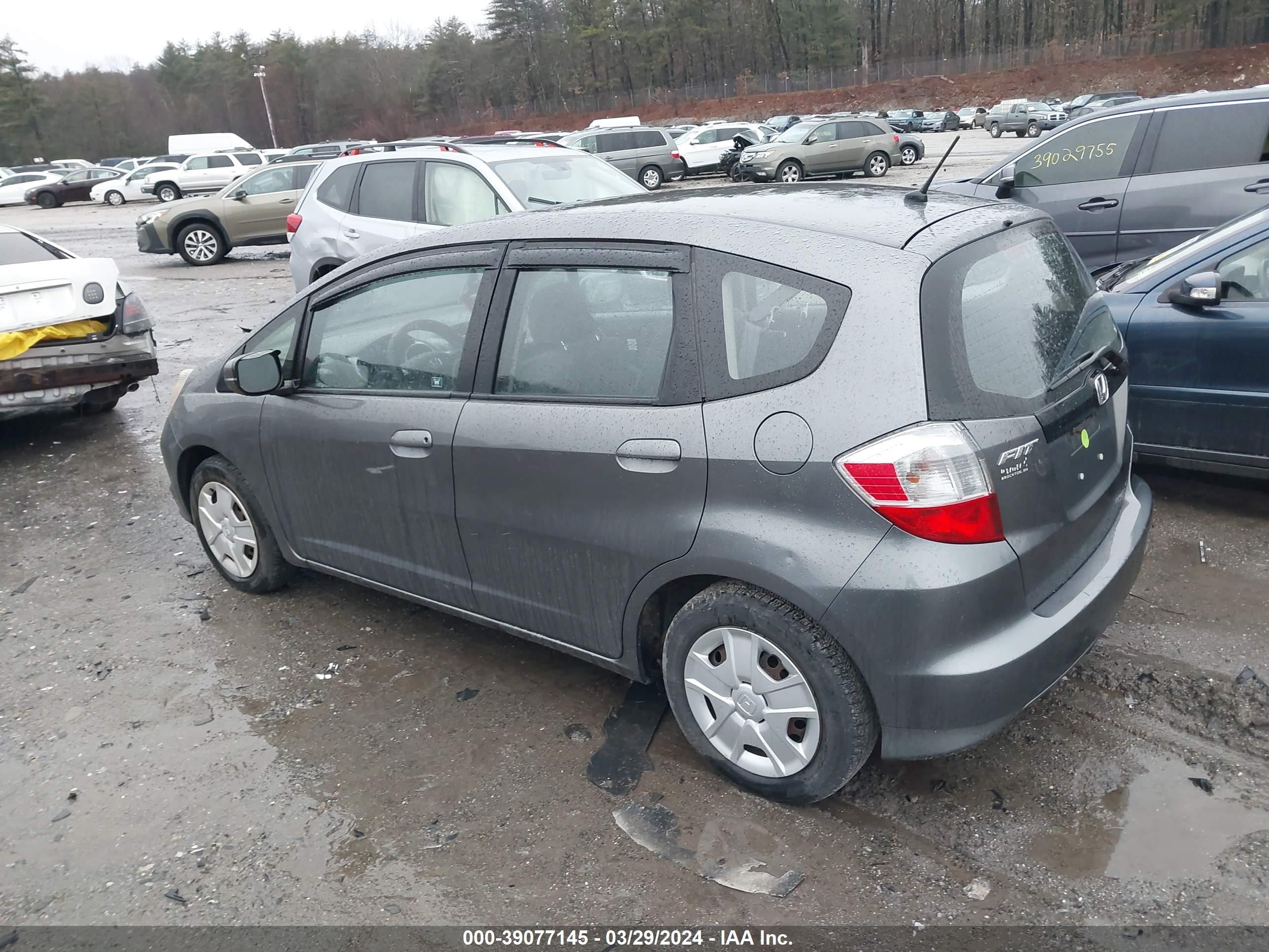 Photo 2 VIN: JHMGE8H34CC031329 - HONDA FIT 