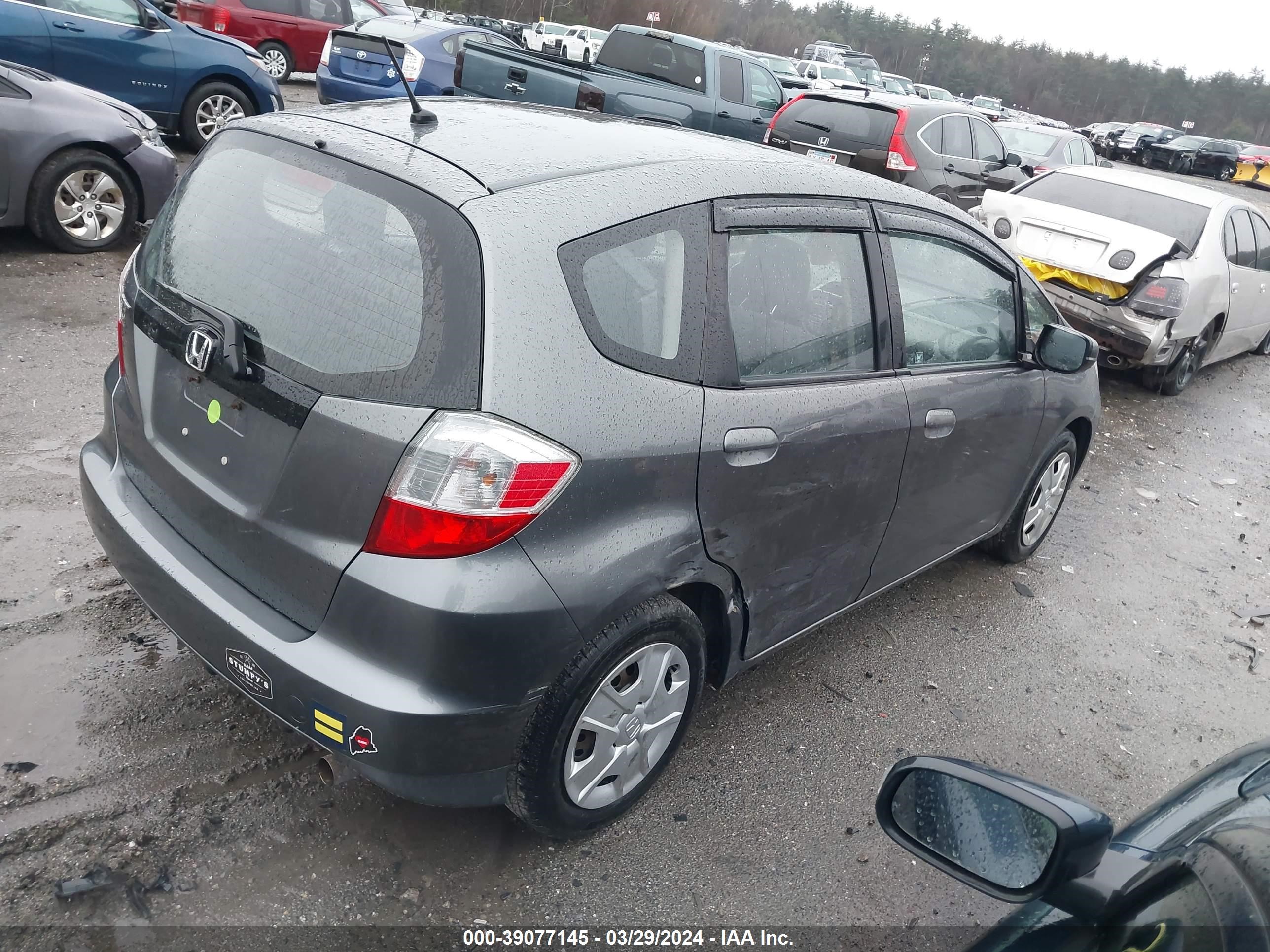 Photo 3 VIN: JHMGE8H34CC031329 - HONDA FIT 