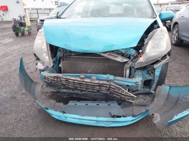 Photo 5 VIN: JHMGE8H34DC027217 - HONDA FIT 