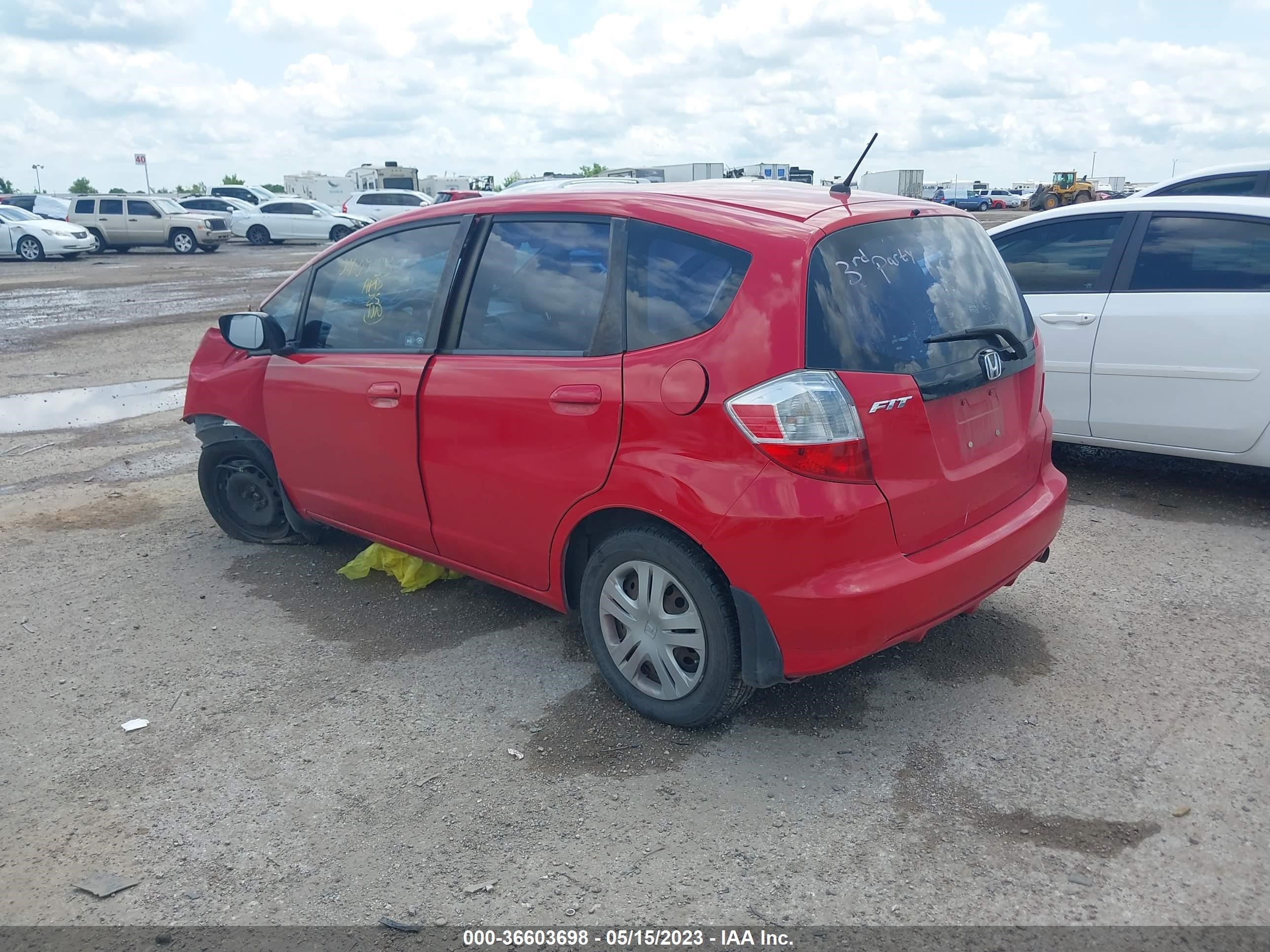 Photo 2 VIN: JHMGE8H35BS008503 - HONDA FIT 