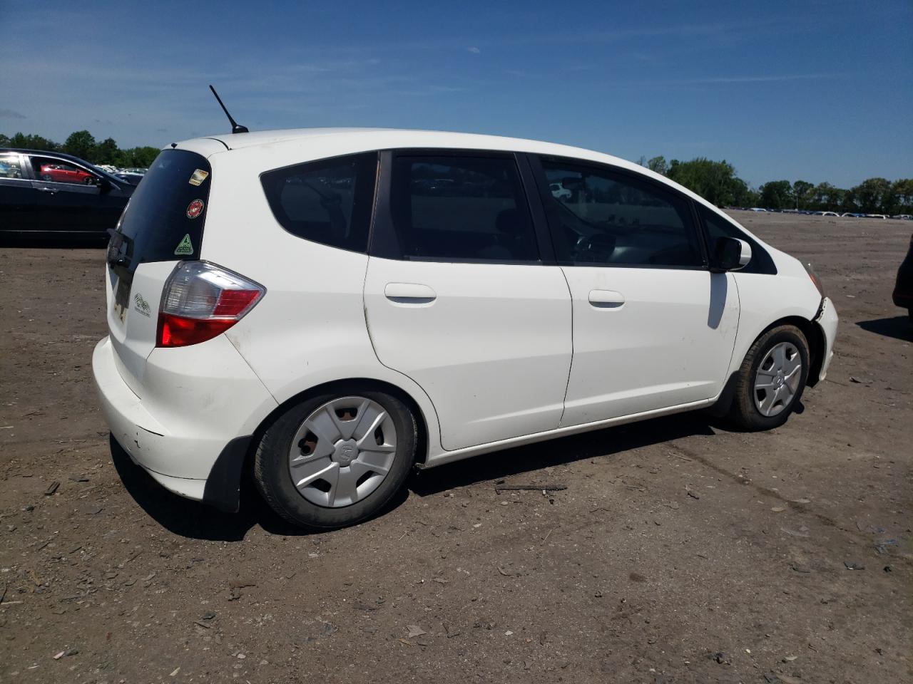 Photo 2 VIN: JHMGE8H35DC031227 - HONDA FIT 