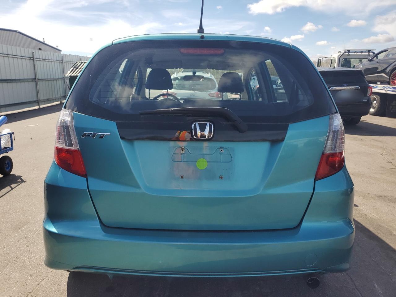 Photo 5 VIN: JHMGE8H38CC026599 - HONDA FIT 