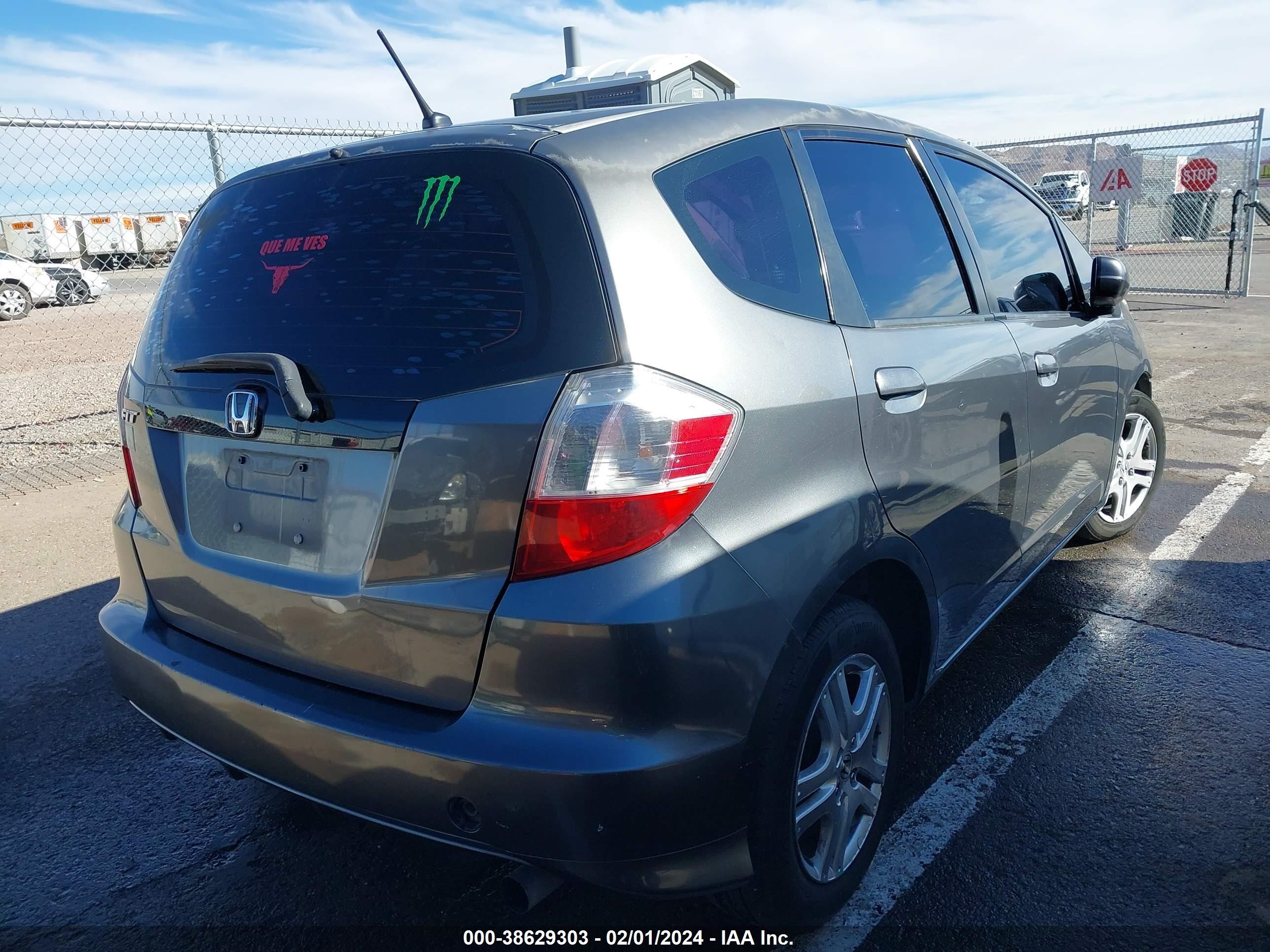 Photo 3 VIN: JHMGE8H38CS001515 - HONDA FIT 