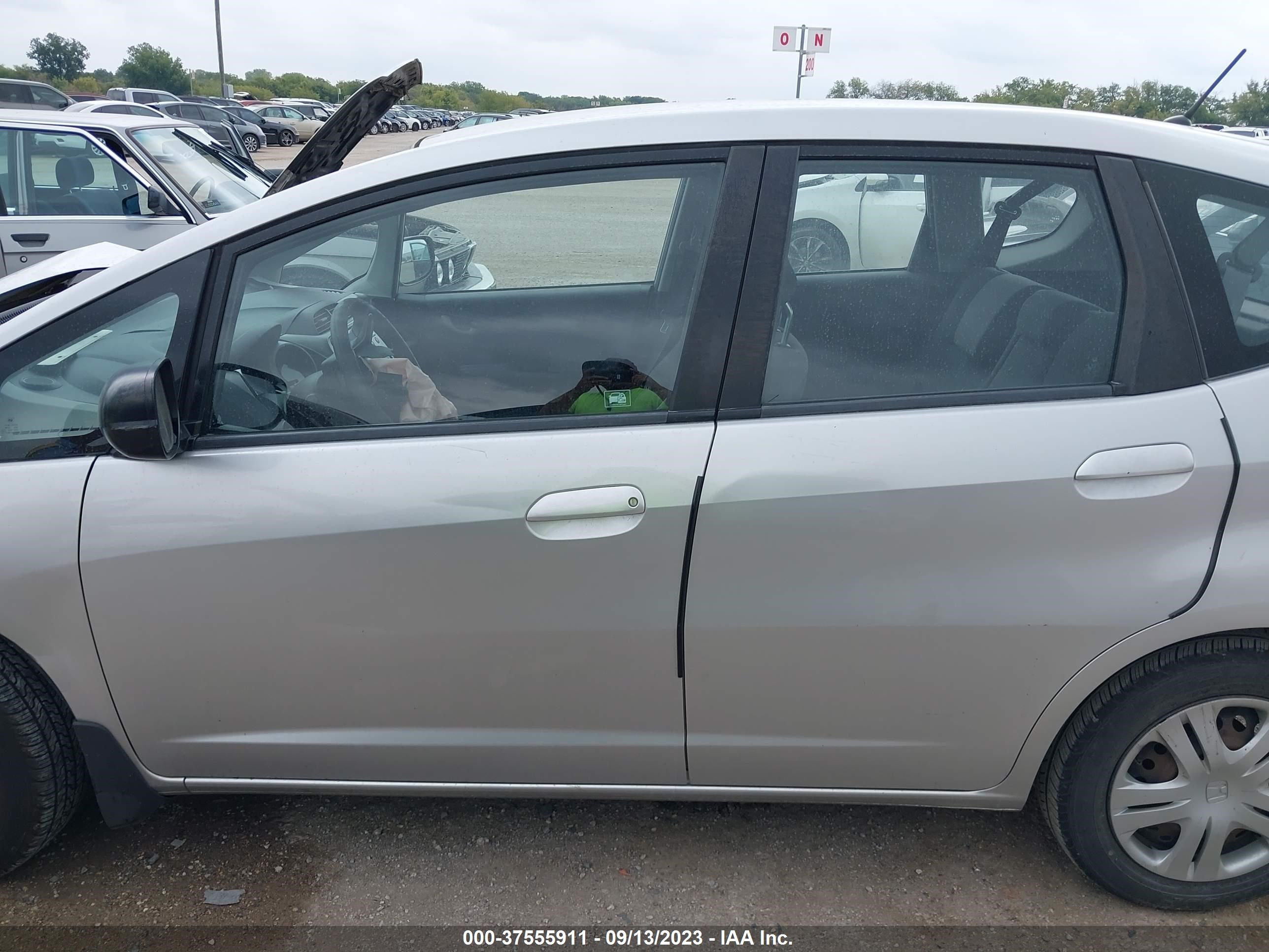 Photo 10 VIN: JHMGE8H39BC023175 - HONDA FIT 