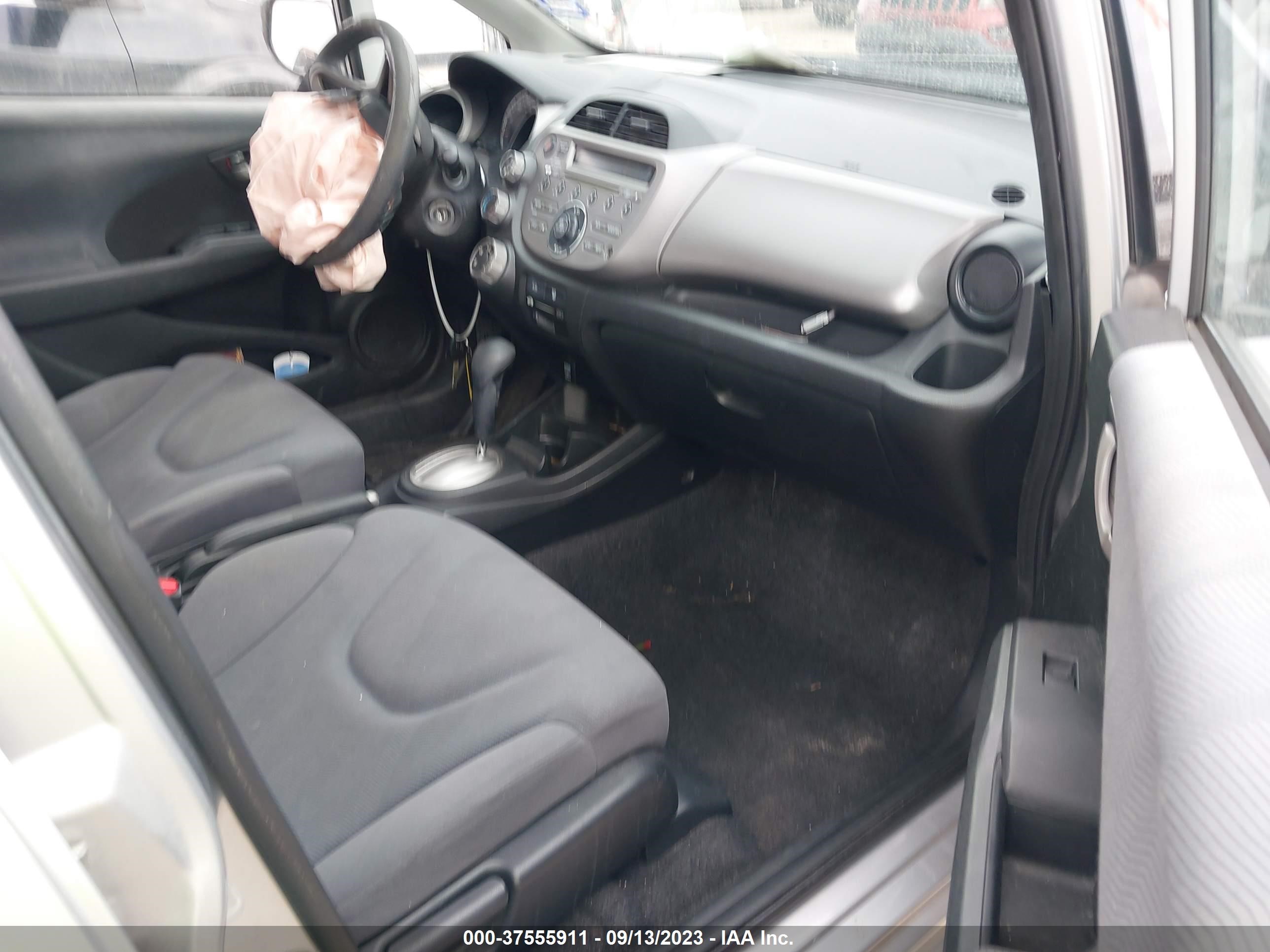 Photo 4 VIN: JHMGE8H39BC023175 - HONDA FIT 