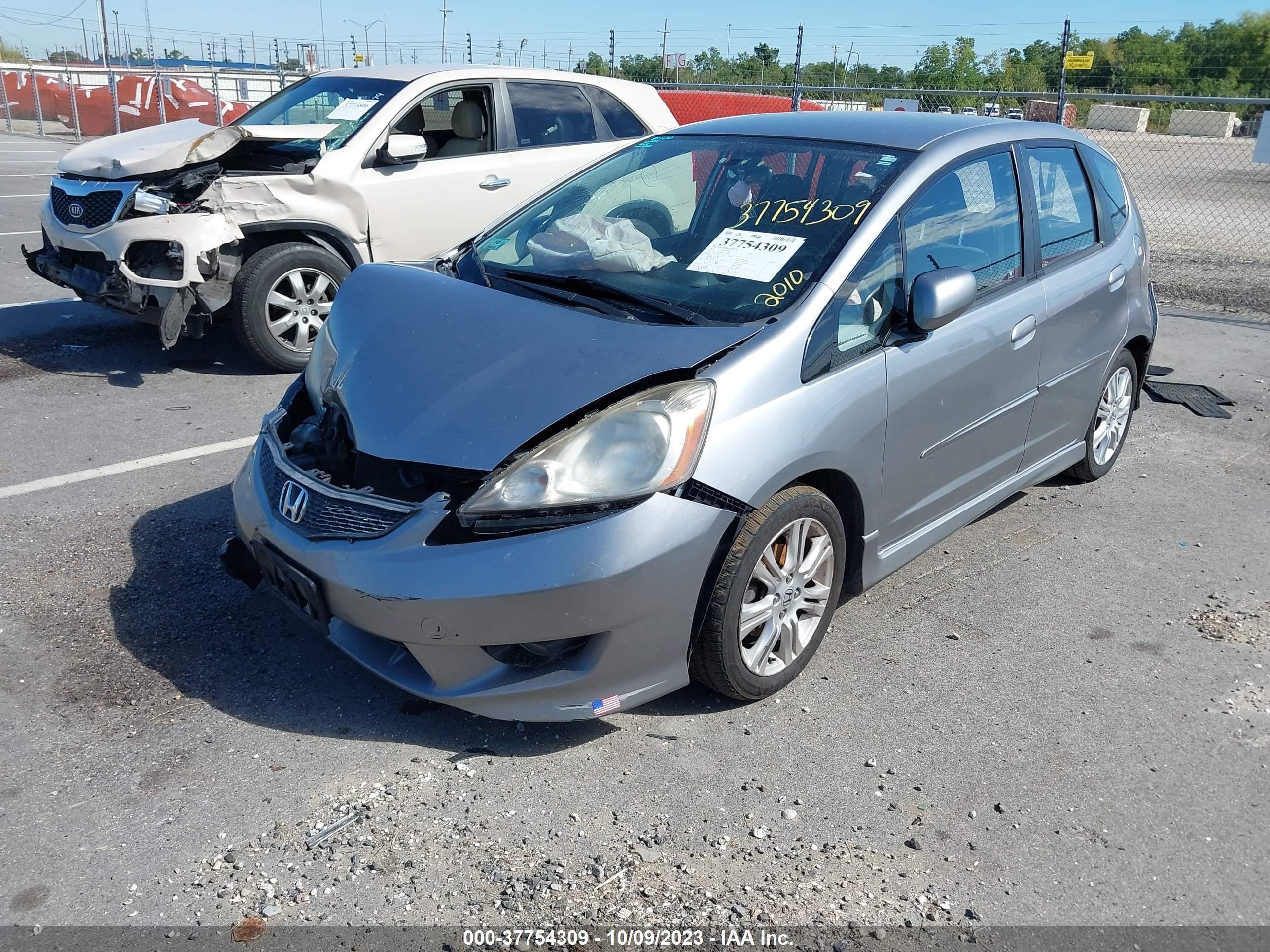 Photo 1 VIN: JHMGE8H40AC001945 - HONDA FIT 