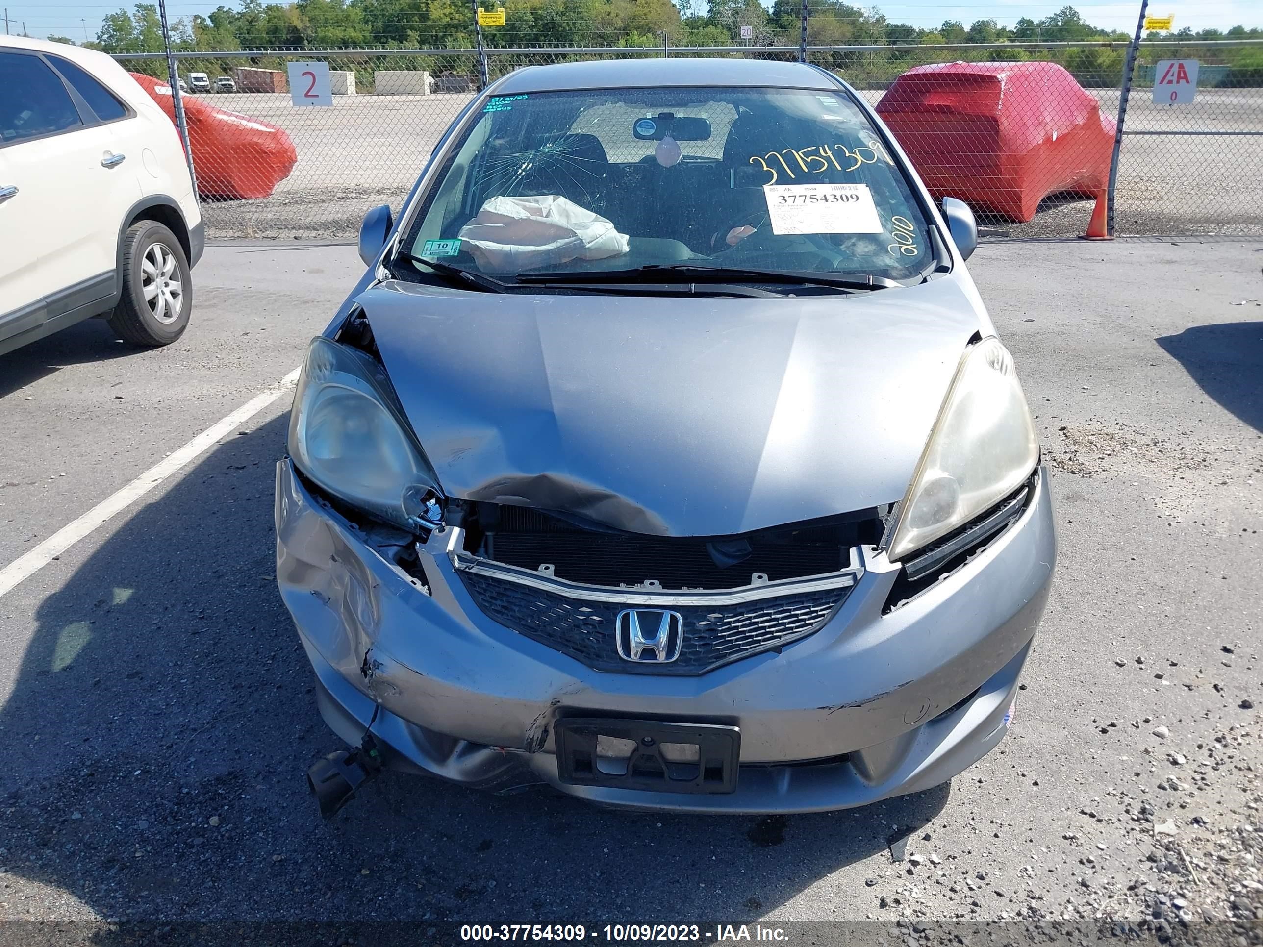 Photo 11 VIN: JHMGE8H40AC001945 - HONDA FIT 