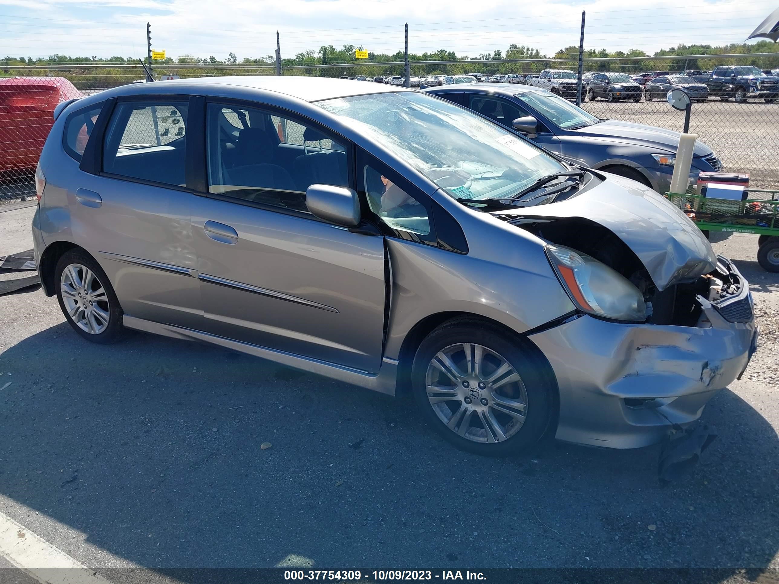 Photo 12 VIN: JHMGE8H40AC001945 - HONDA FIT 