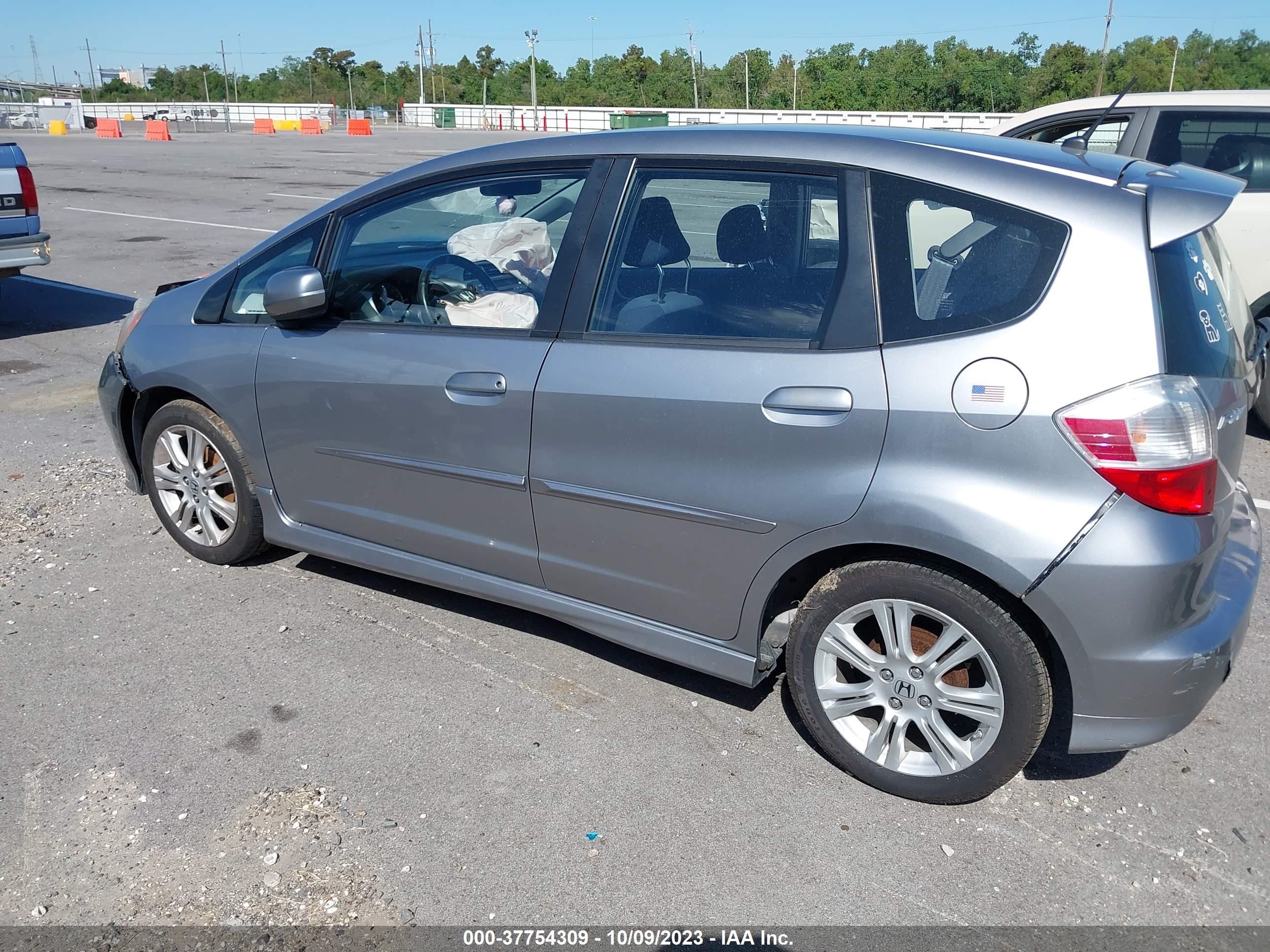 Photo 13 VIN: JHMGE8H40AC001945 - HONDA FIT 