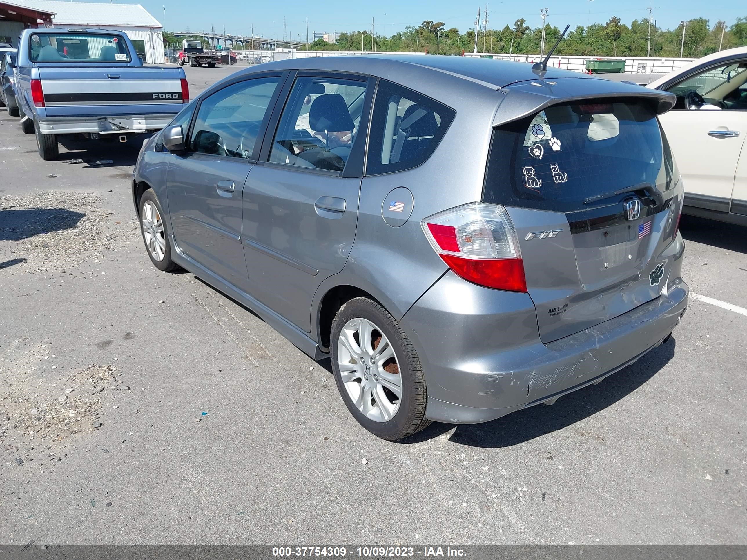 Photo 2 VIN: JHMGE8H40AC001945 - HONDA FIT 