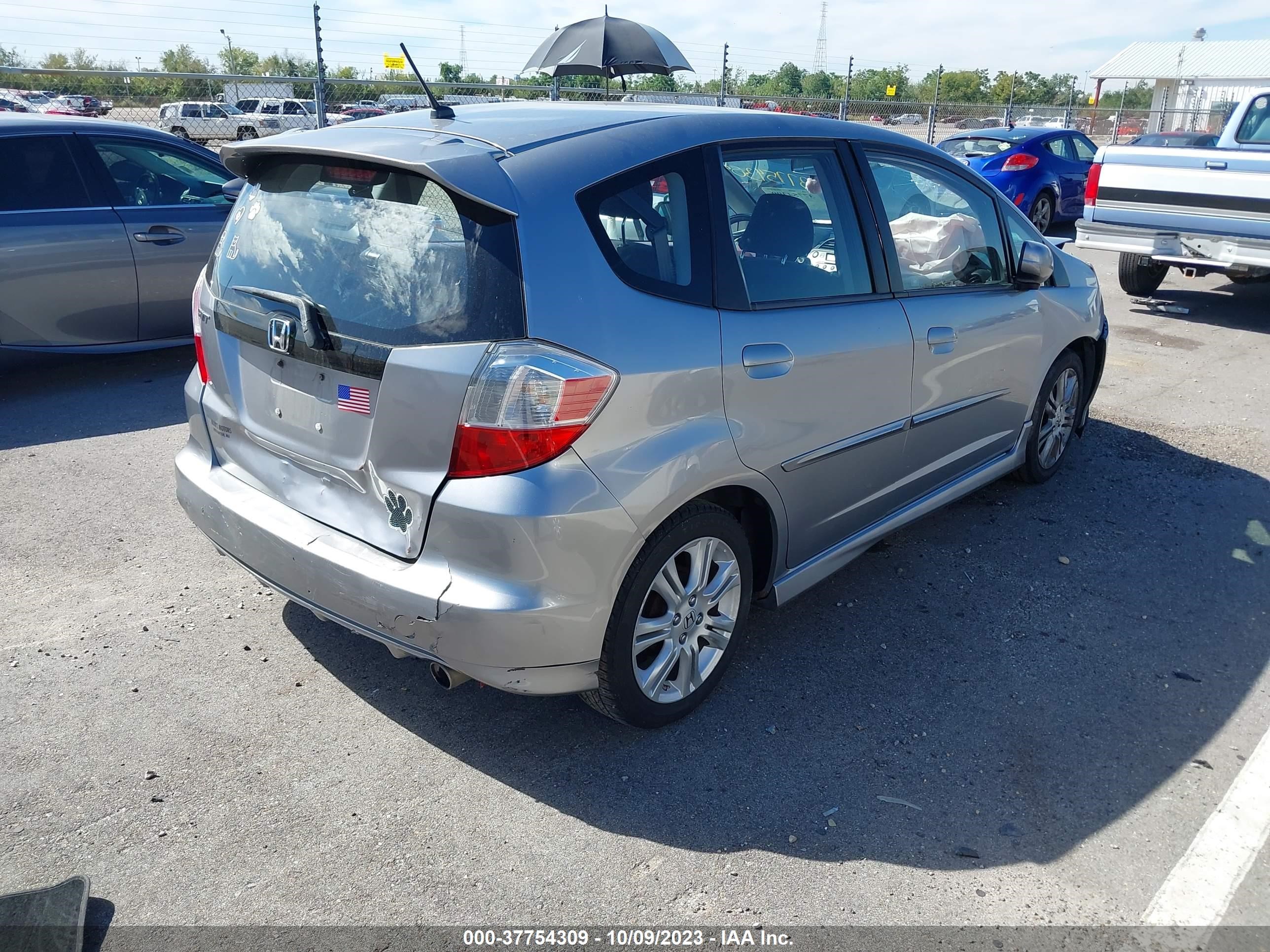 Photo 3 VIN: JHMGE8H40AC001945 - HONDA FIT 