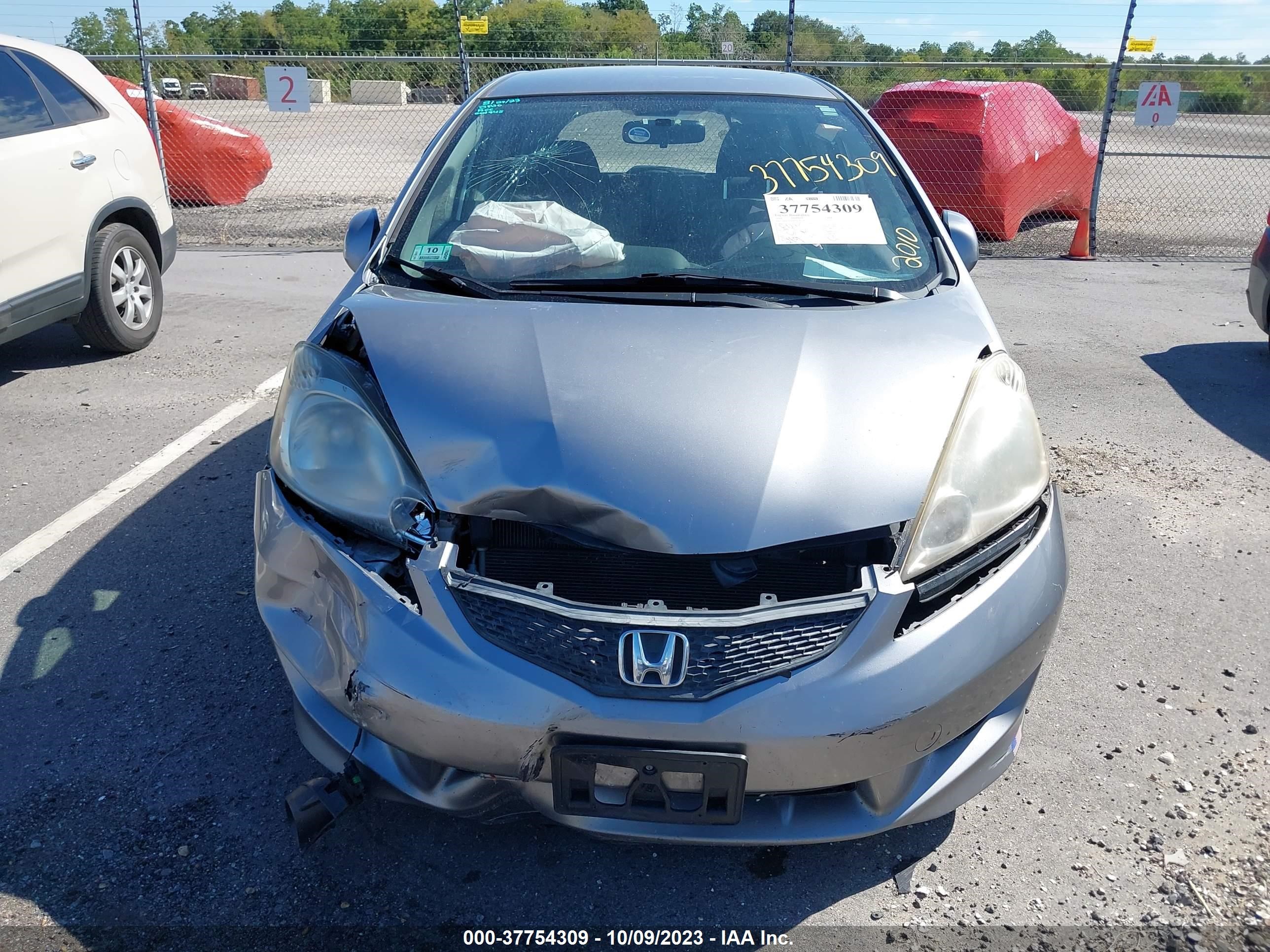 Photo 5 VIN: JHMGE8H40AC001945 - HONDA FIT 