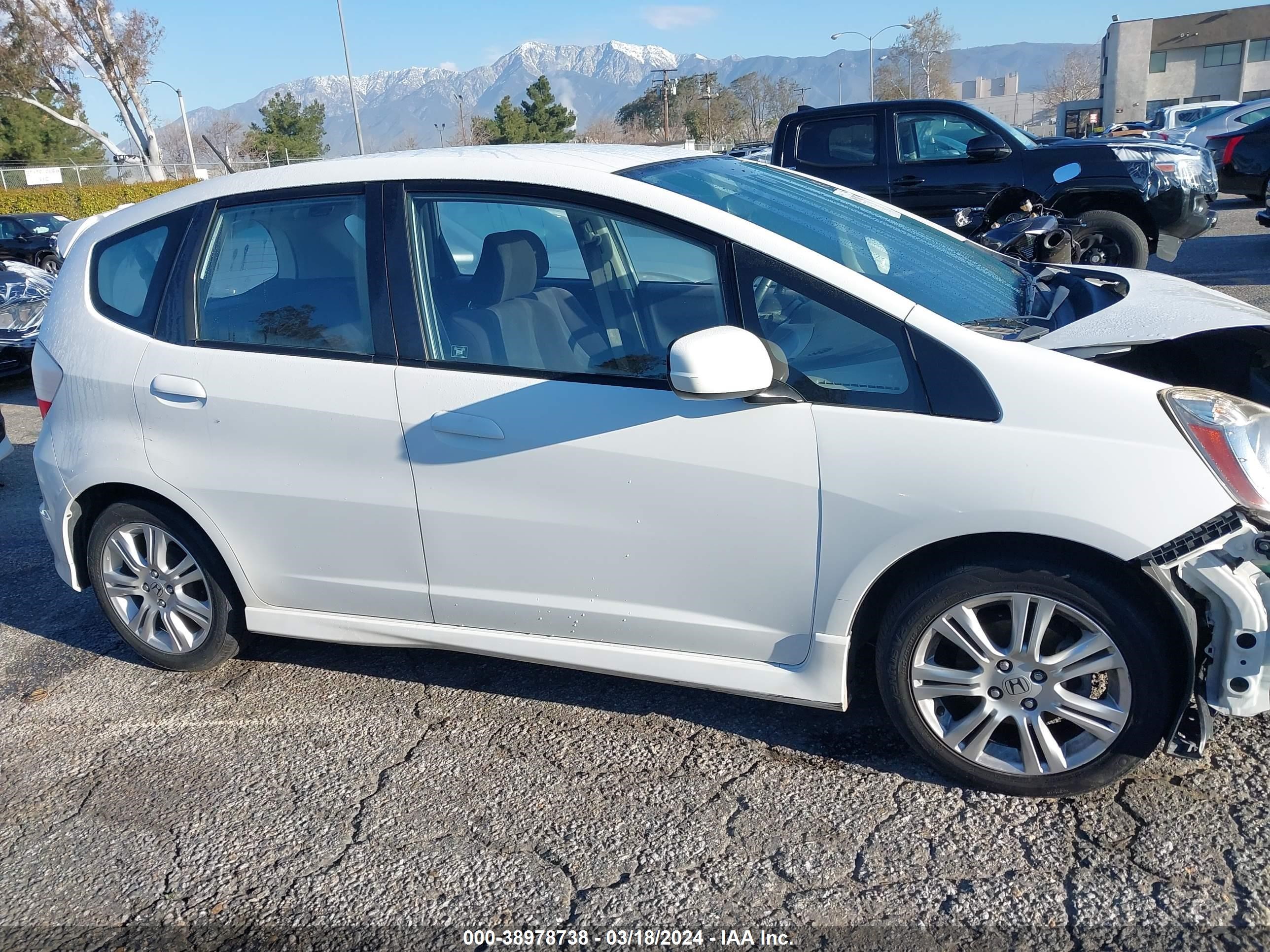 Photo 13 VIN: JHMGE8H42AC030217 - HONDA FIT 