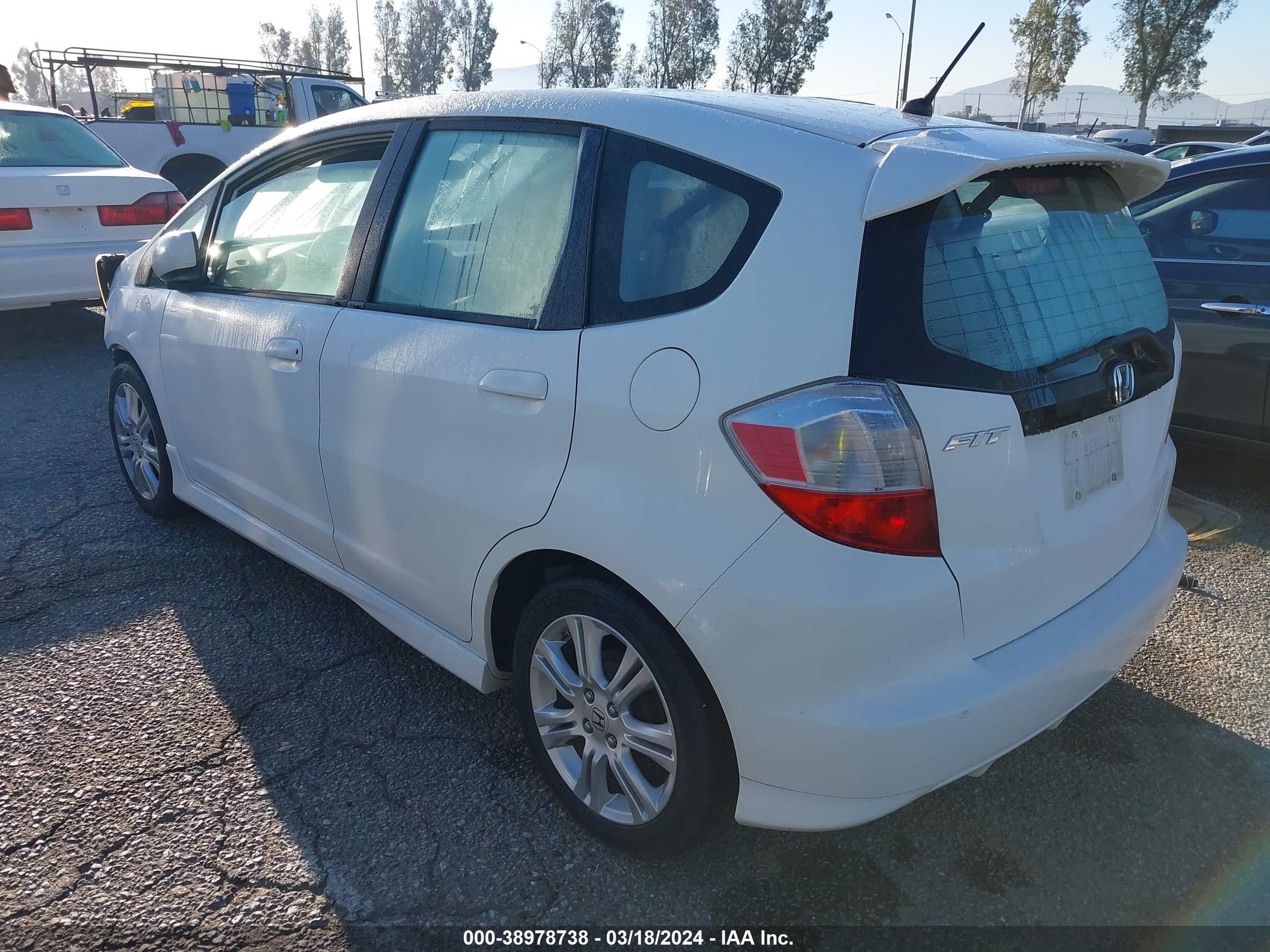 Photo 2 VIN: JHMGE8H42AC030217 - HONDA FIT 