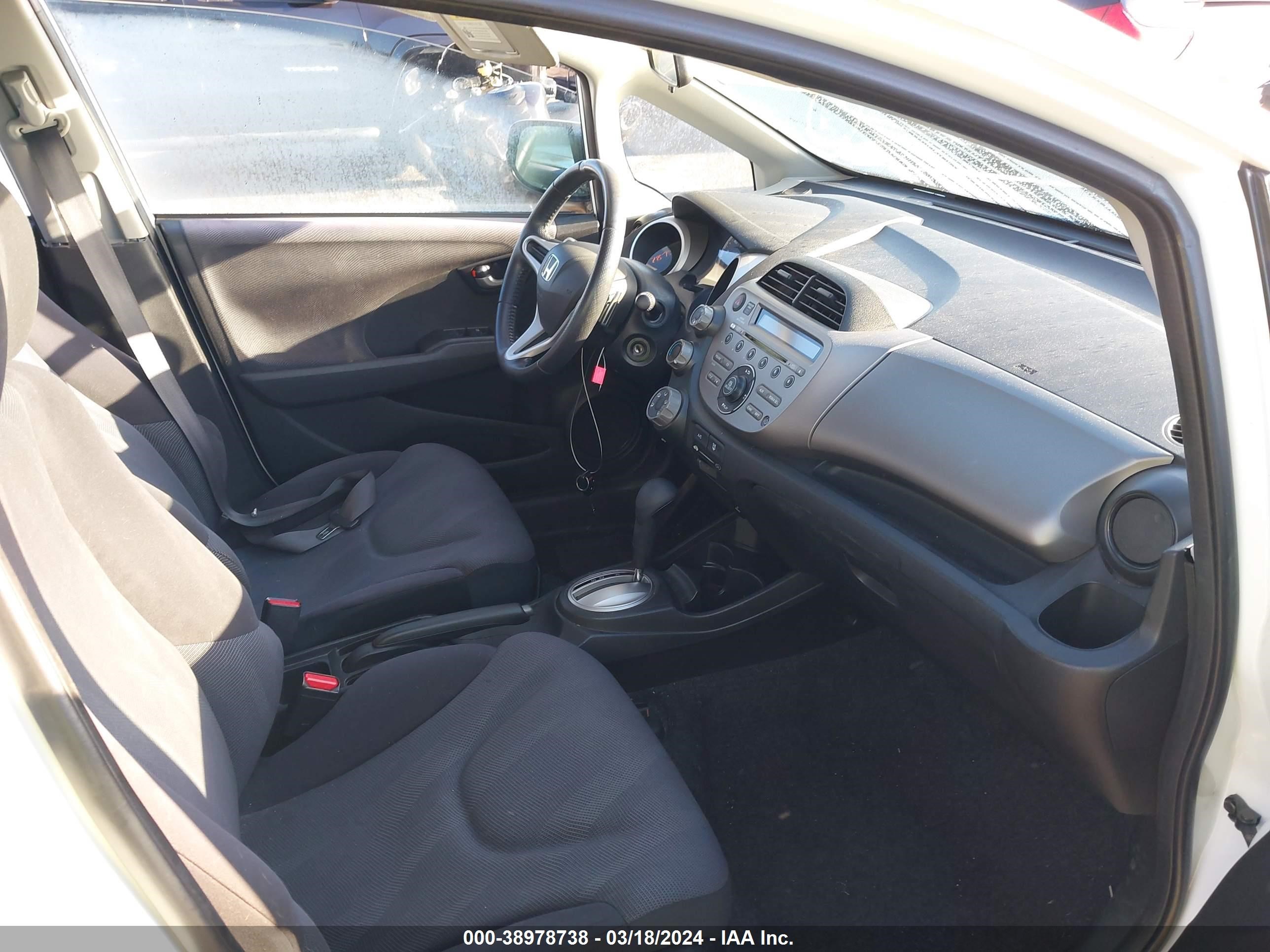 Photo 4 VIN: JHMGE8H42AC030217 - HONDA FIT 