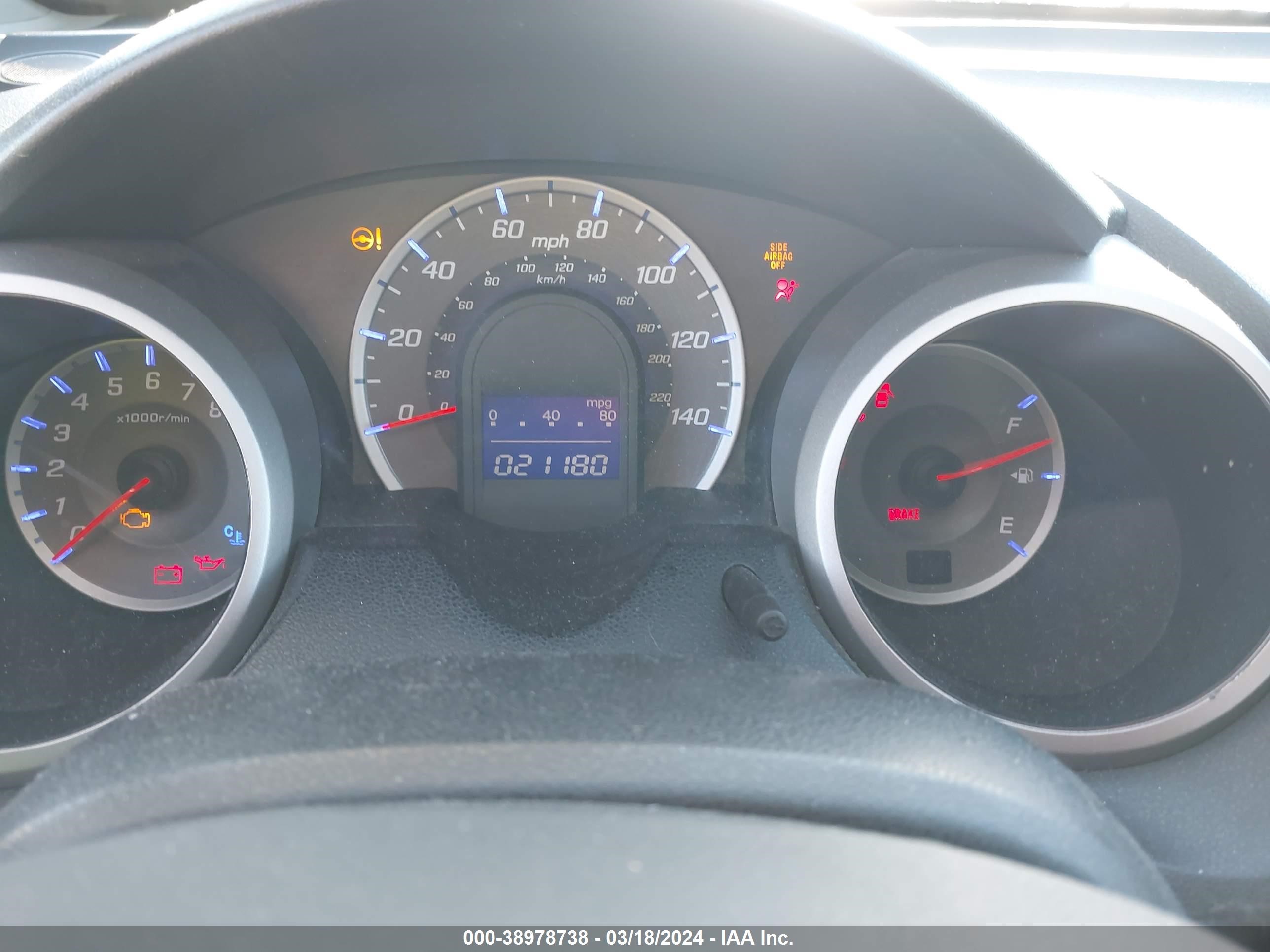 Photo 6 VIN: JHMGE8H42AC030217 - HONDA FIT 