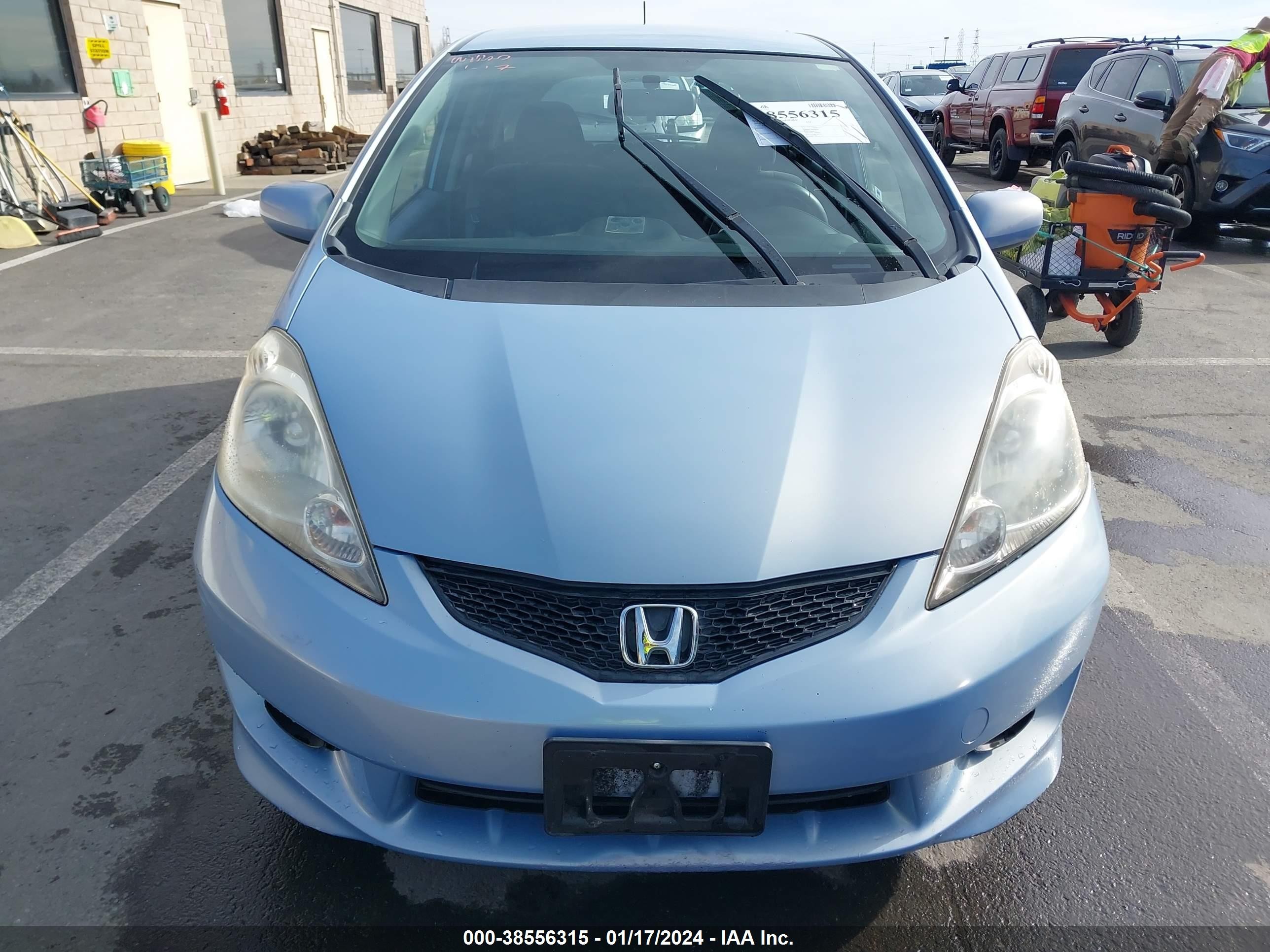 Photo 11 VIN: JHMGE8H43AC006816 - HONDA FIT 