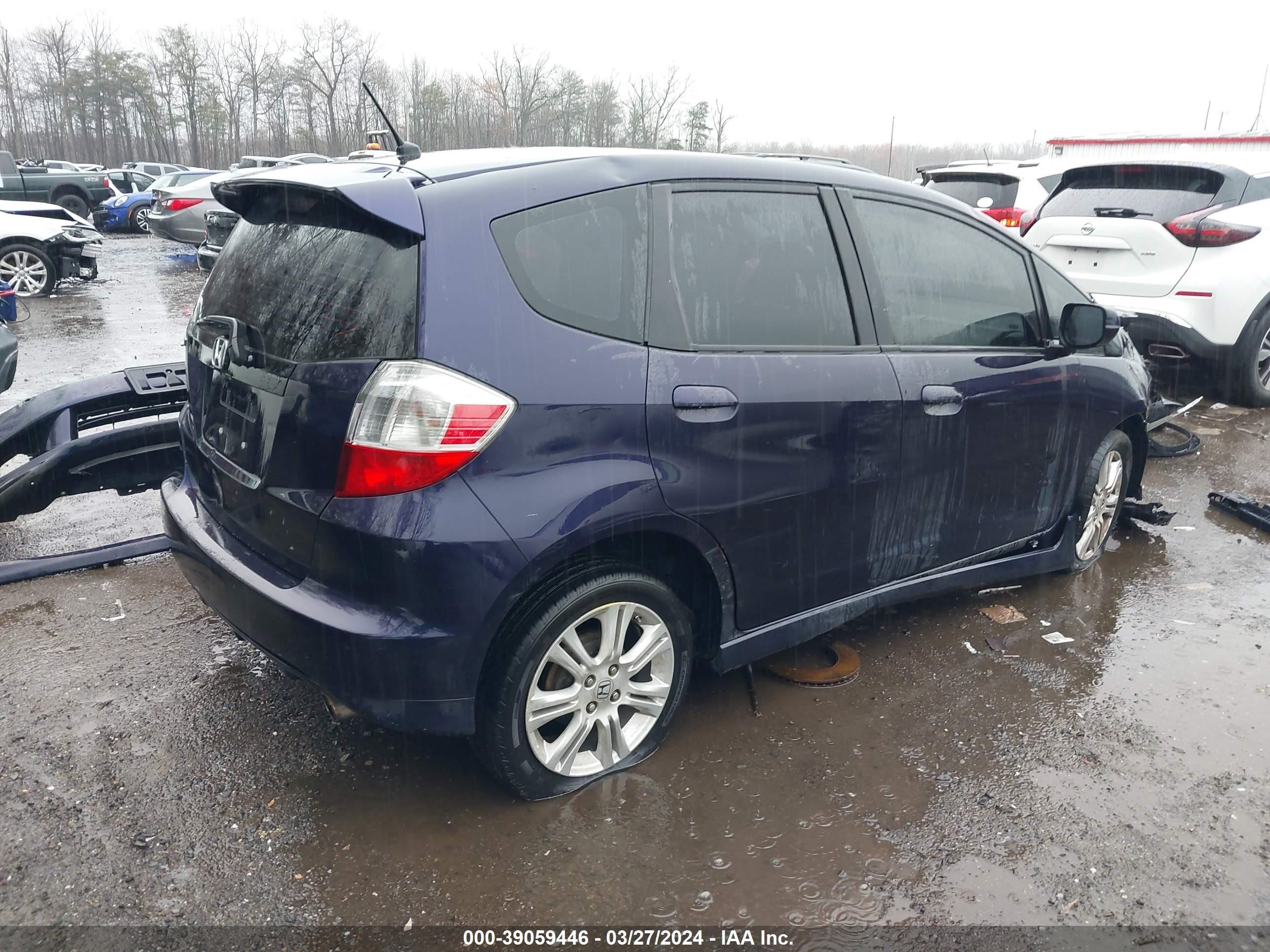 Photo 3 VIN: JHMGE8H43AC008274 - HONDA FIT 