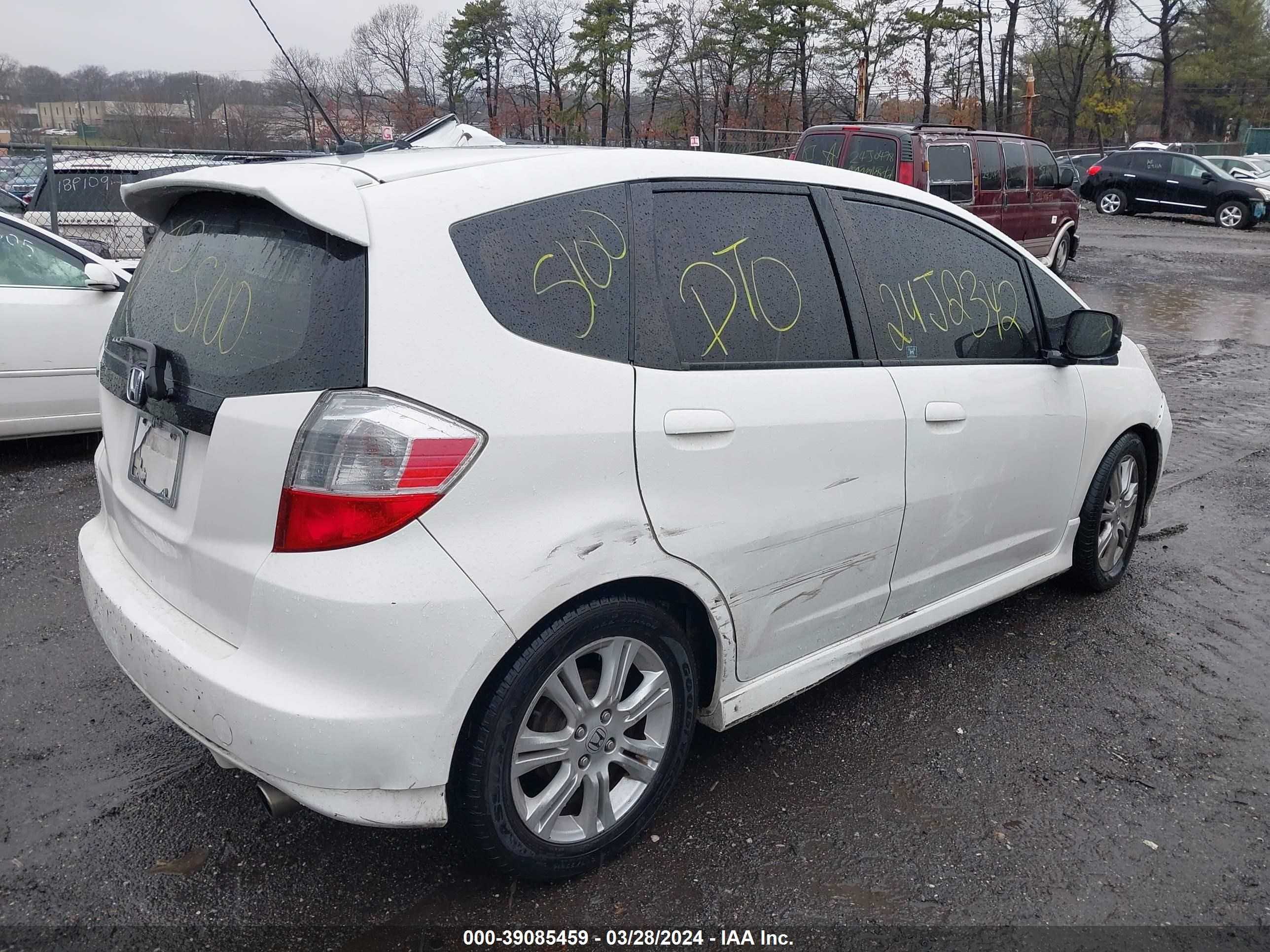 Photo 3 VIN: JHMGE8H45AC038456 - HONDA FIT 