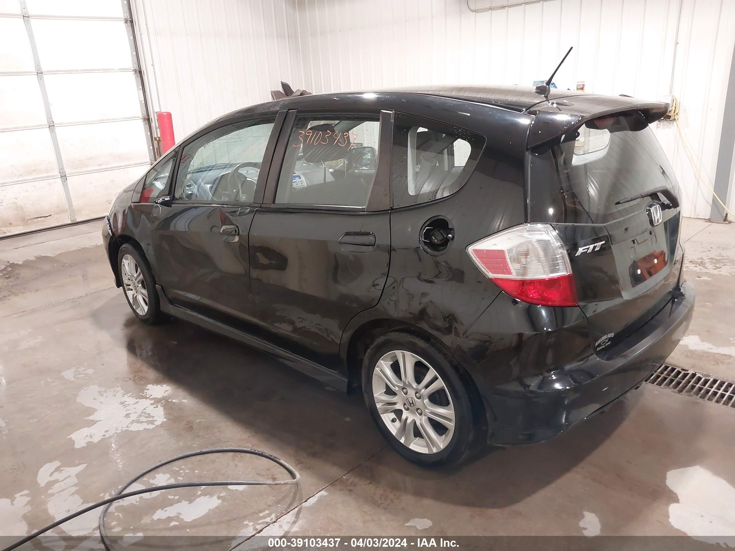 Photo 2 VIN: JHMGE8H45AS019895 - HONDA FIT 