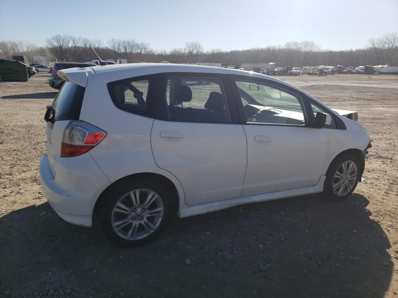 Photo 2 VIN: JHMGE8H46AC002761 - HONDA FIT 