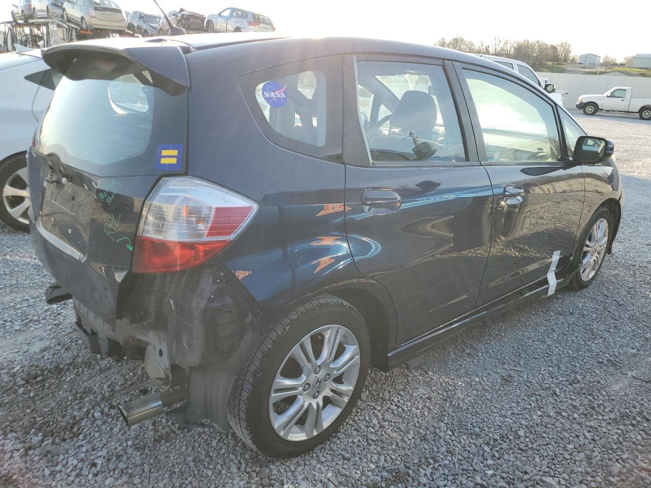 Photo 2 VIN: JHMGE8H46AC028017 - HONDA FIT 