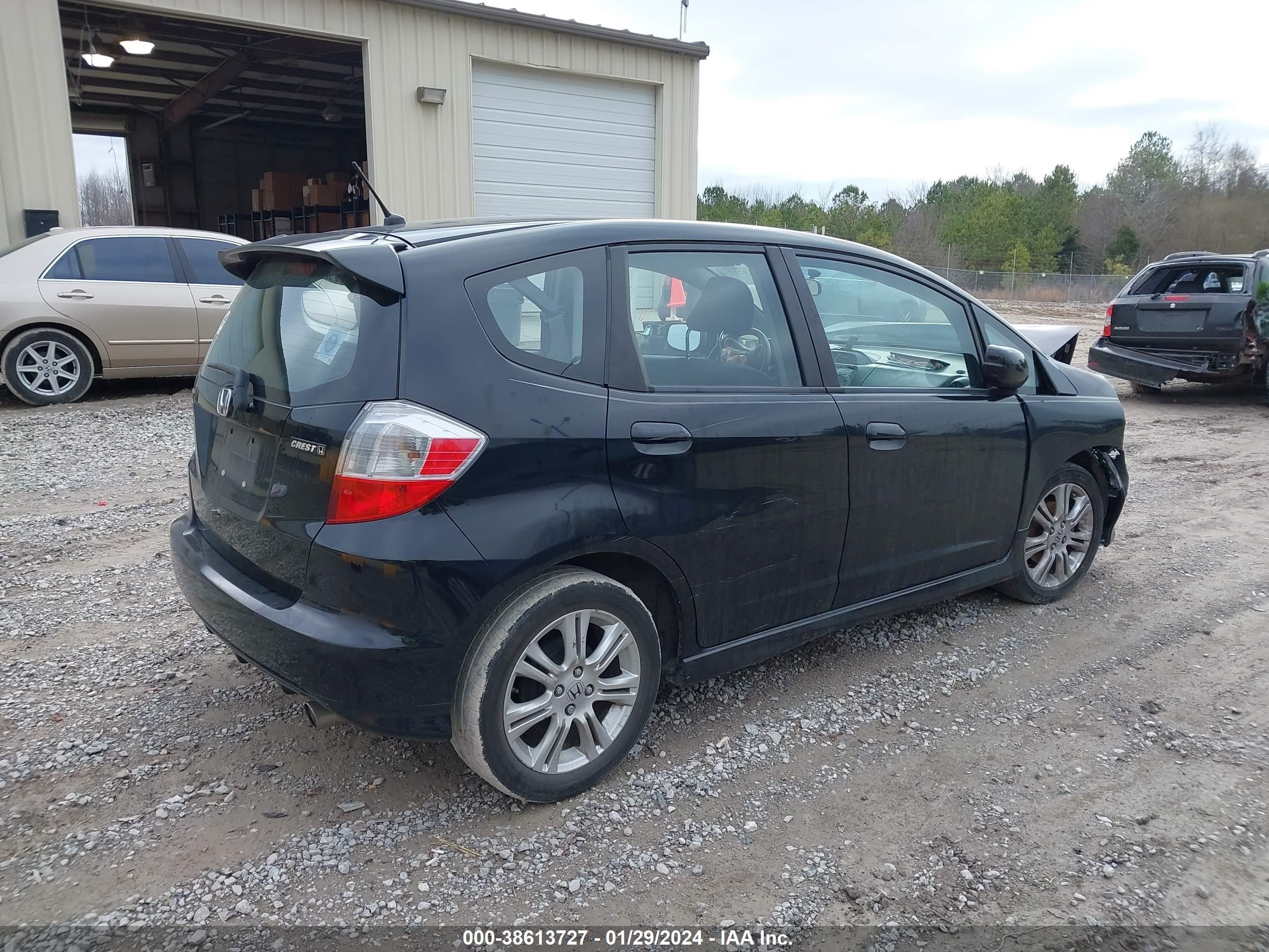 Photo 3 VIN: JHMGE8H46ACO28440 - HONDA FIT 