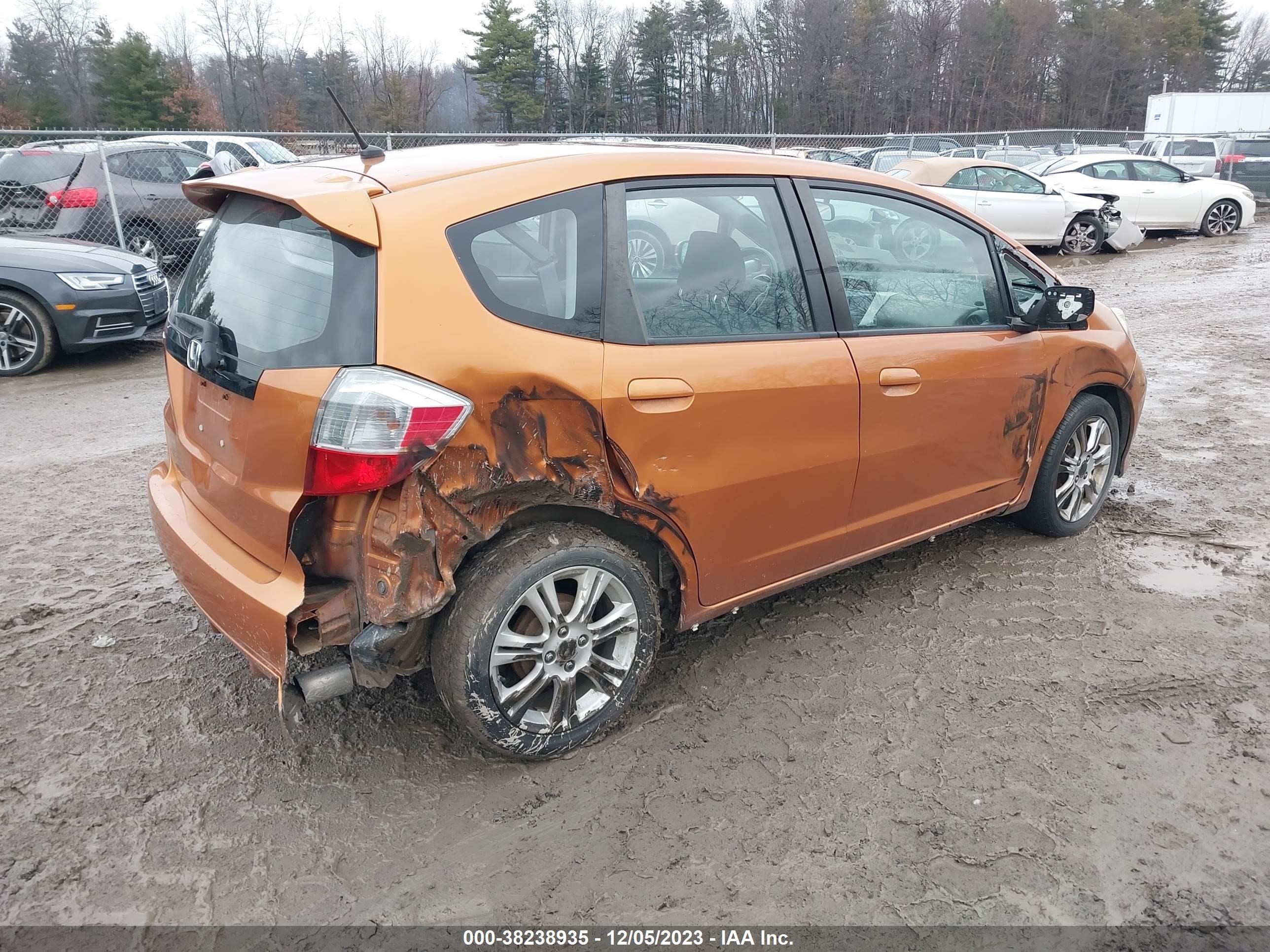 Photo 3 VIN: JHMGE8H47AS024130 - HONDA FIT 