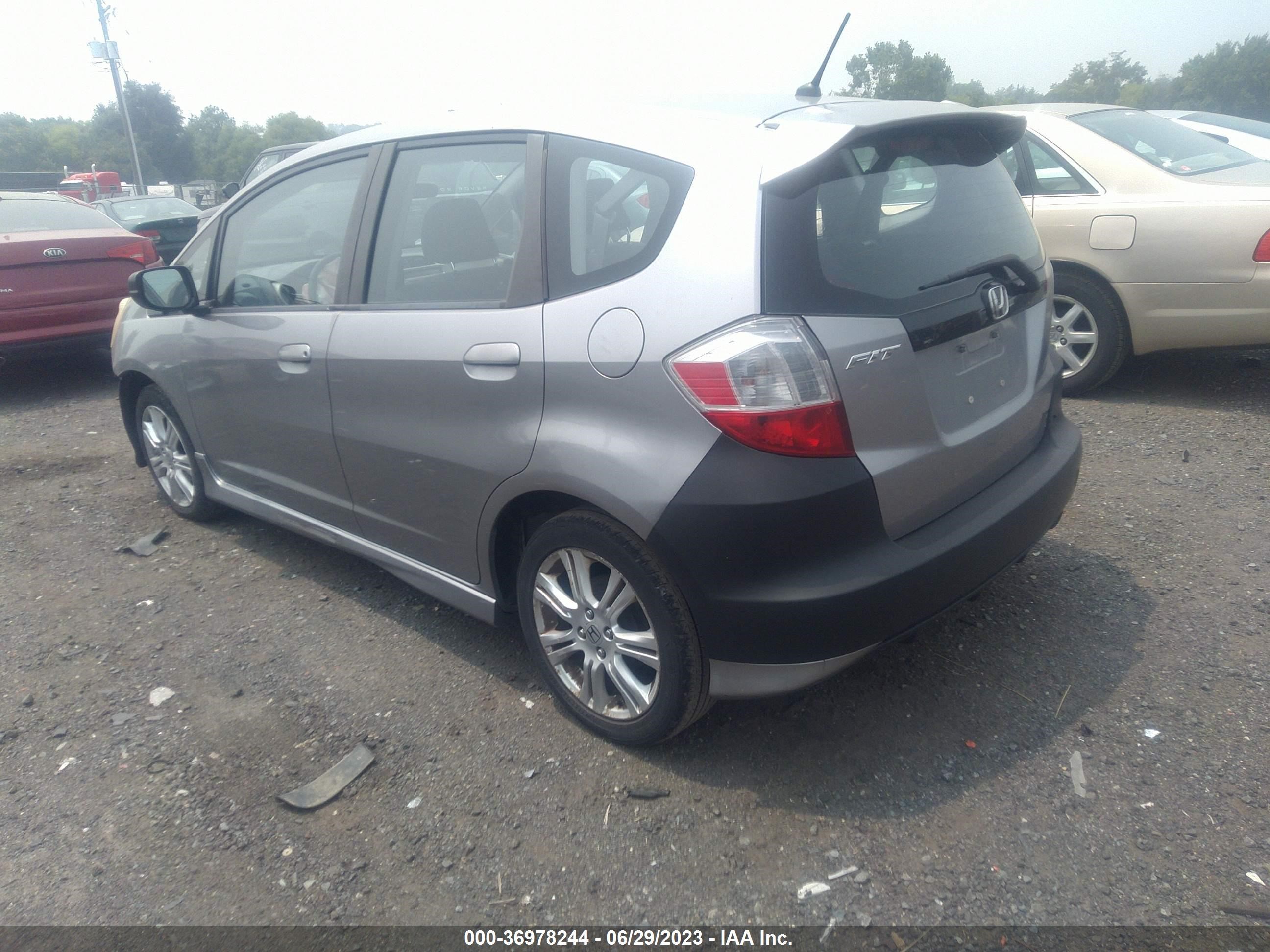 Photo 2 VIN: JHMGE8H48AS026596 - HONDA FIT 