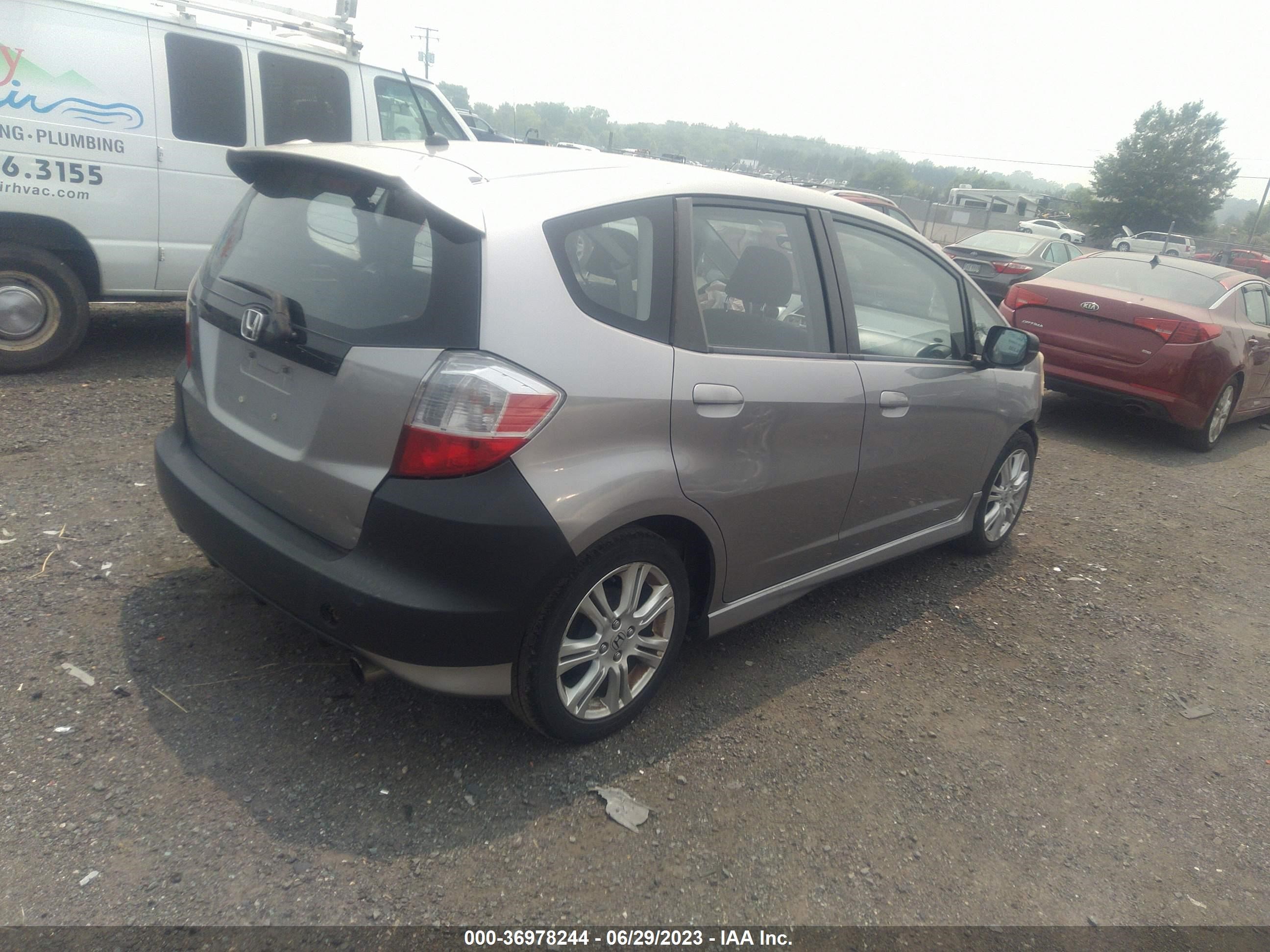 Photo 3 VIN: JHMGE8H48AS026596 - HONDA FIT 