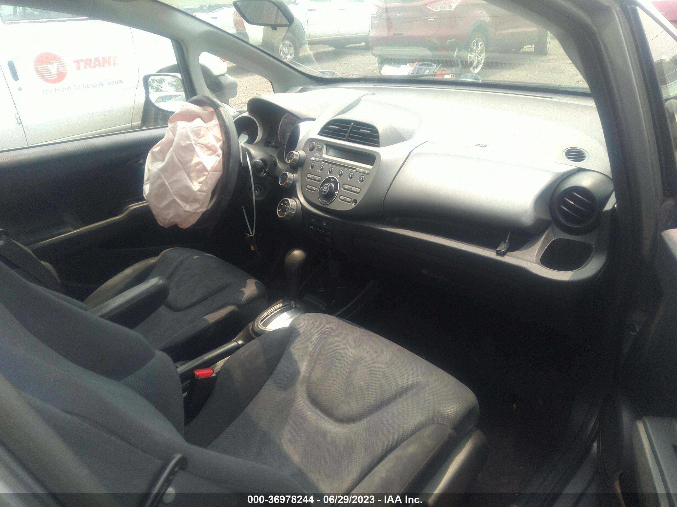 Photo 4 VIN: JHMGE8H48AS026596 - HONDA FIT 