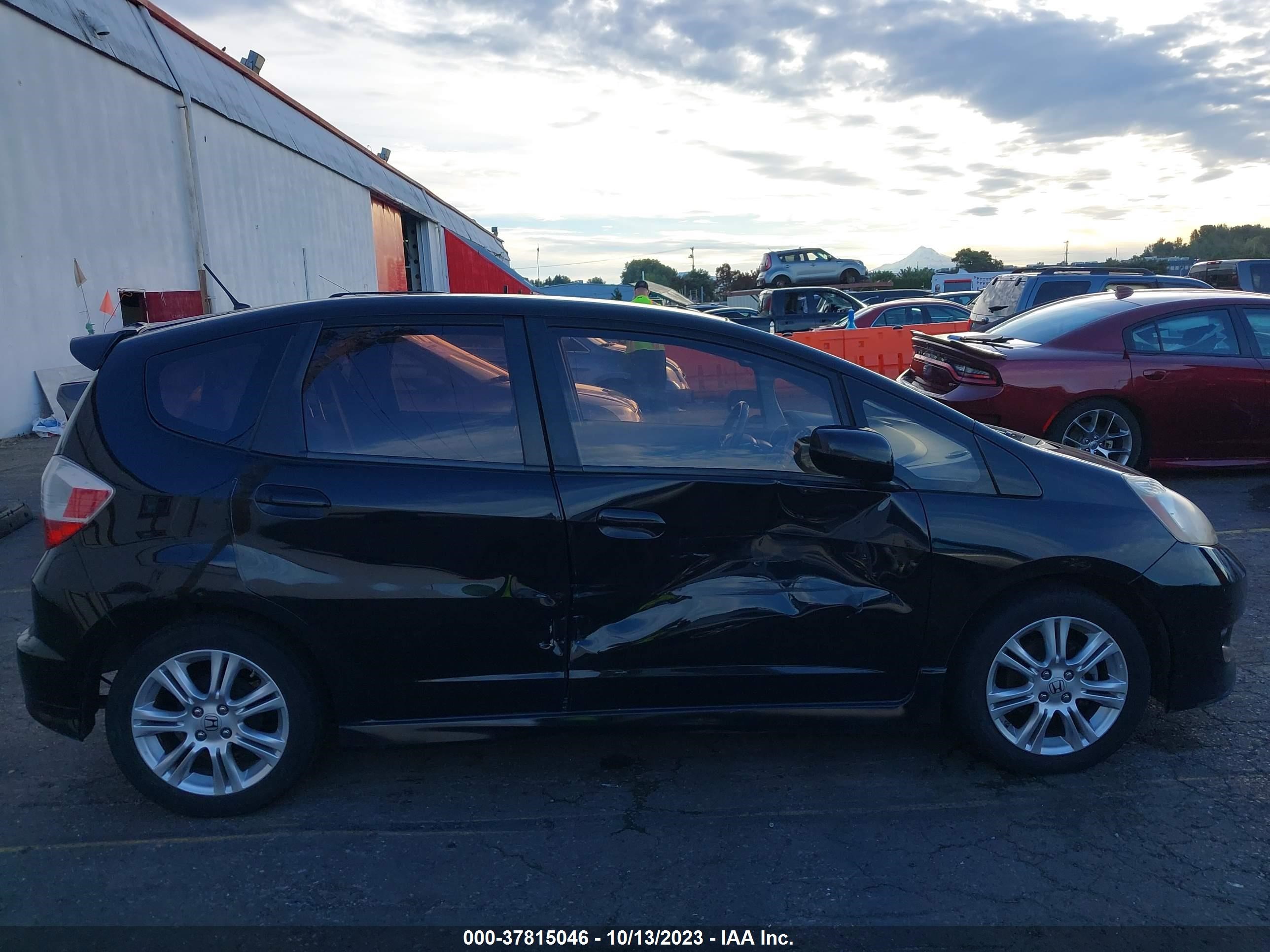 Photo 12 VIN: JHMGE8H4XAC004285 - HONDA FIT 